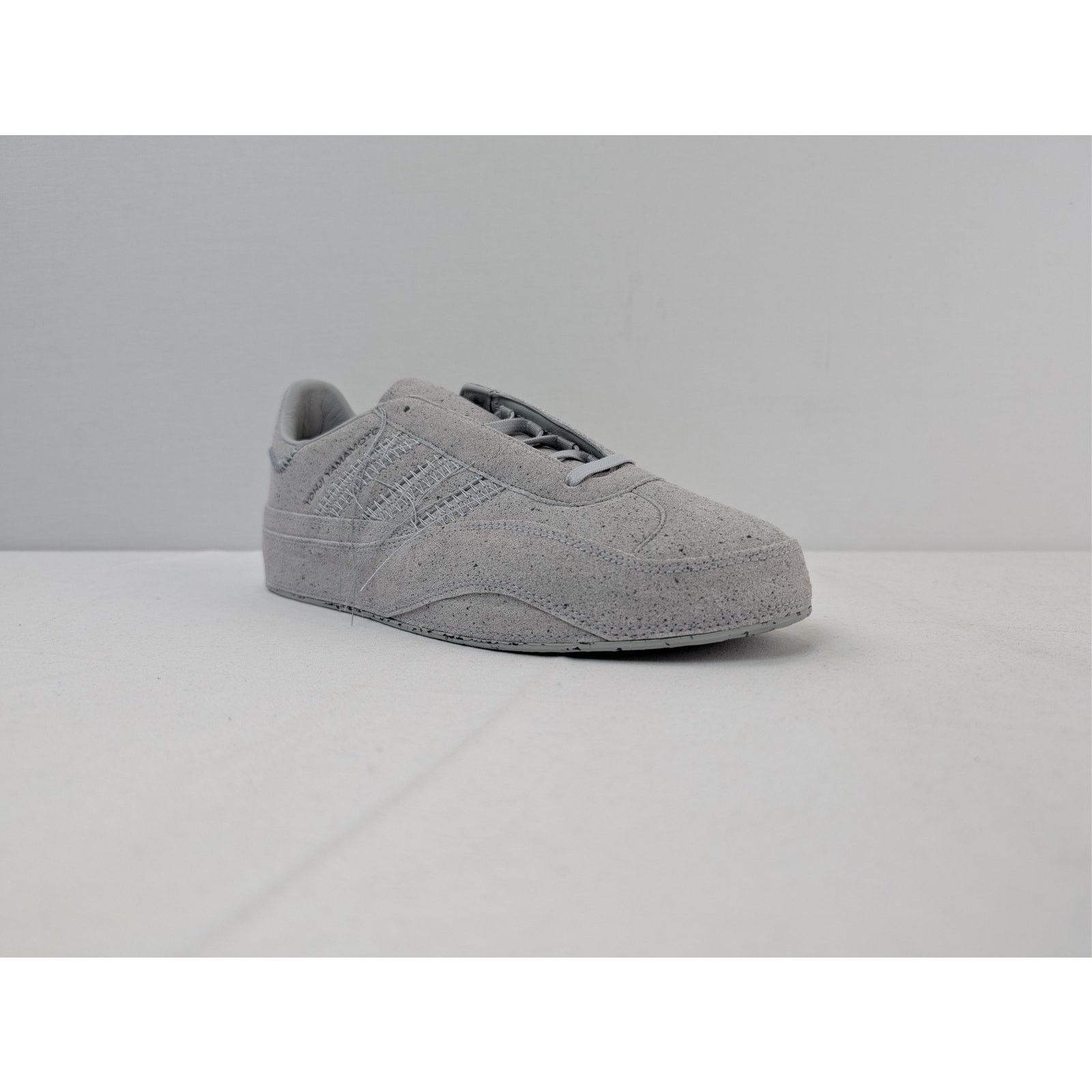 Y-3 o1rshd1 Gazelle Low-Top Sneakers in Gray Size US 8 / EU 41 - 2 Thumbnail