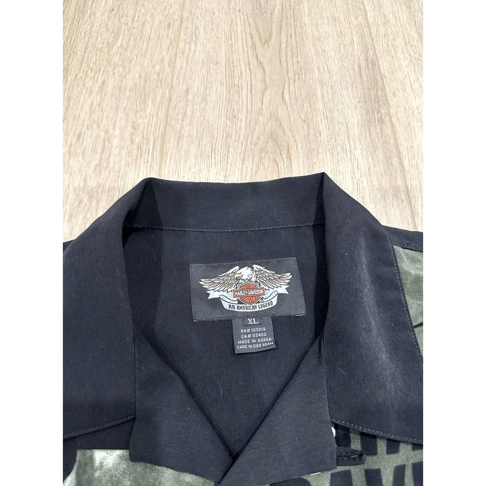 Harley Davidson VINTAGE Harley-Davidson National Road Race Champion Button-Down Shirt XL Black & White Motorcycle Pattern Men Short Sleeve Button-Up Size US XL / EU 56 / 4 - 5 Thumbnail