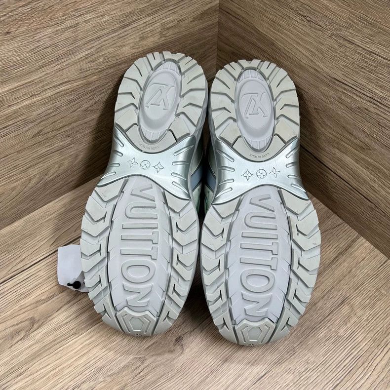 Louis Vuitton Louis Vuitton Discovery Silver Green Sneakers shoes Size US 10 / EU 43 - 3 Thumbnail