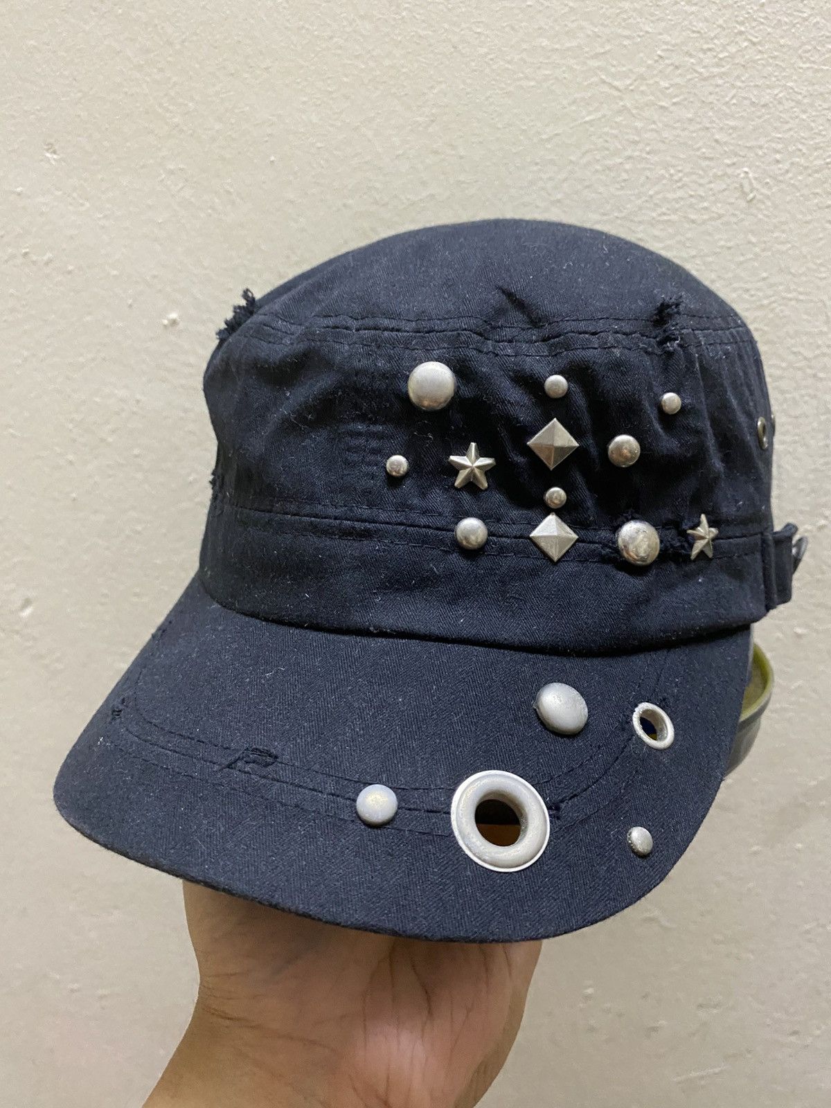 Japanese Brand Vintage 2000s studed kptal style Size ONE SIZE - 1 Thumbnail