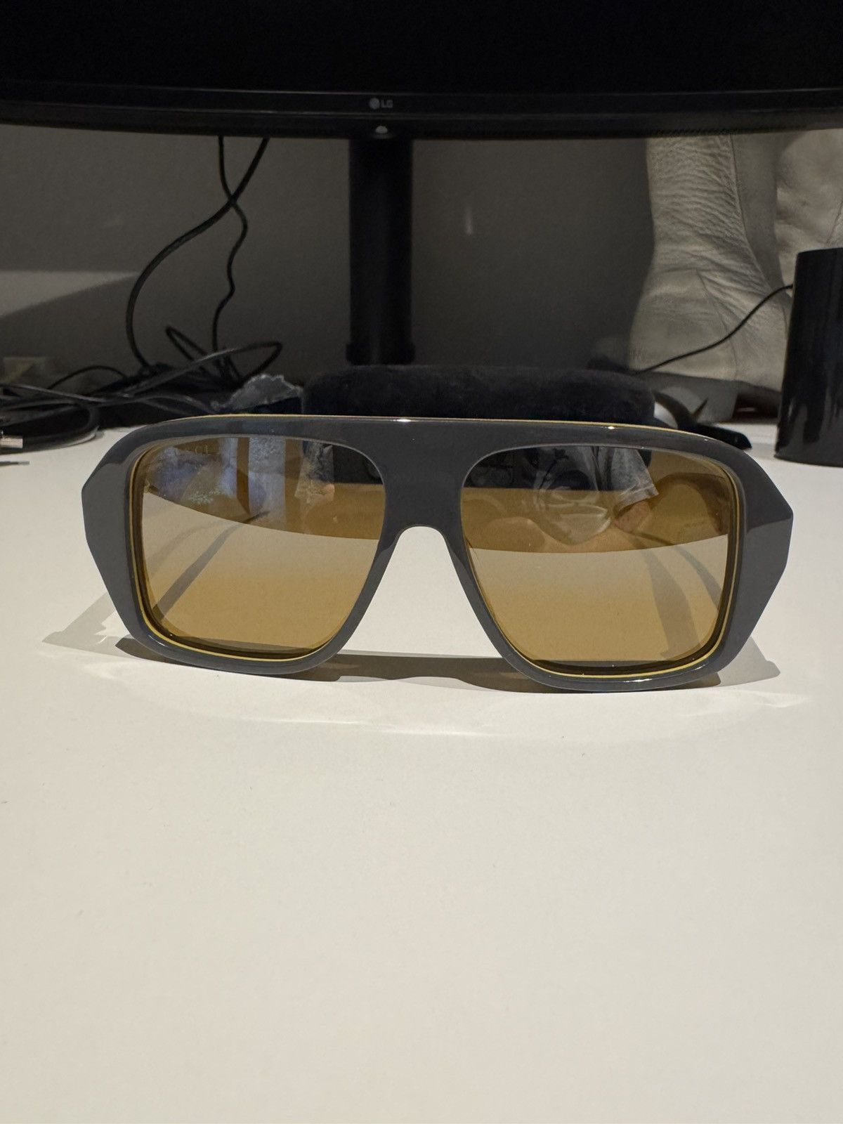 Gucci Cool yellow and grey gucci sunglasses Size ONE SIZE - 3 Thumbnail