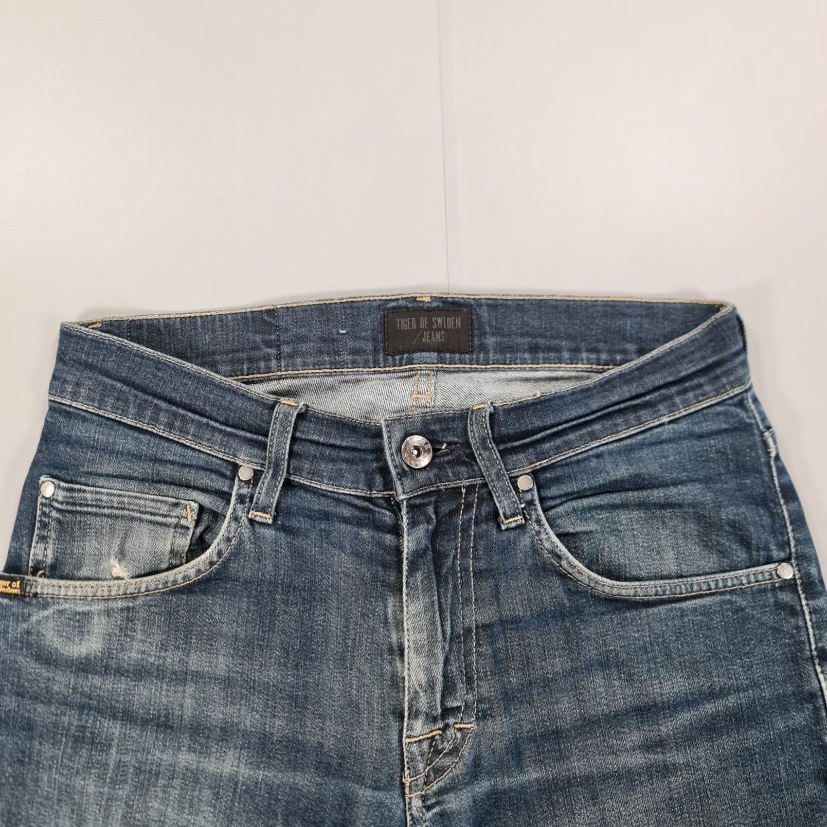 Tiger of Sweden Tiger of Sweden Jeans Blue W28 L30 Slim Fit Zip Stretch IGGY Mens Jeans Slash Skinny Denim 5-Pocket Pockets Distressed Modern Slim Wearable Vintage No Size US 28 / EU 44 - 2 Thumbnail