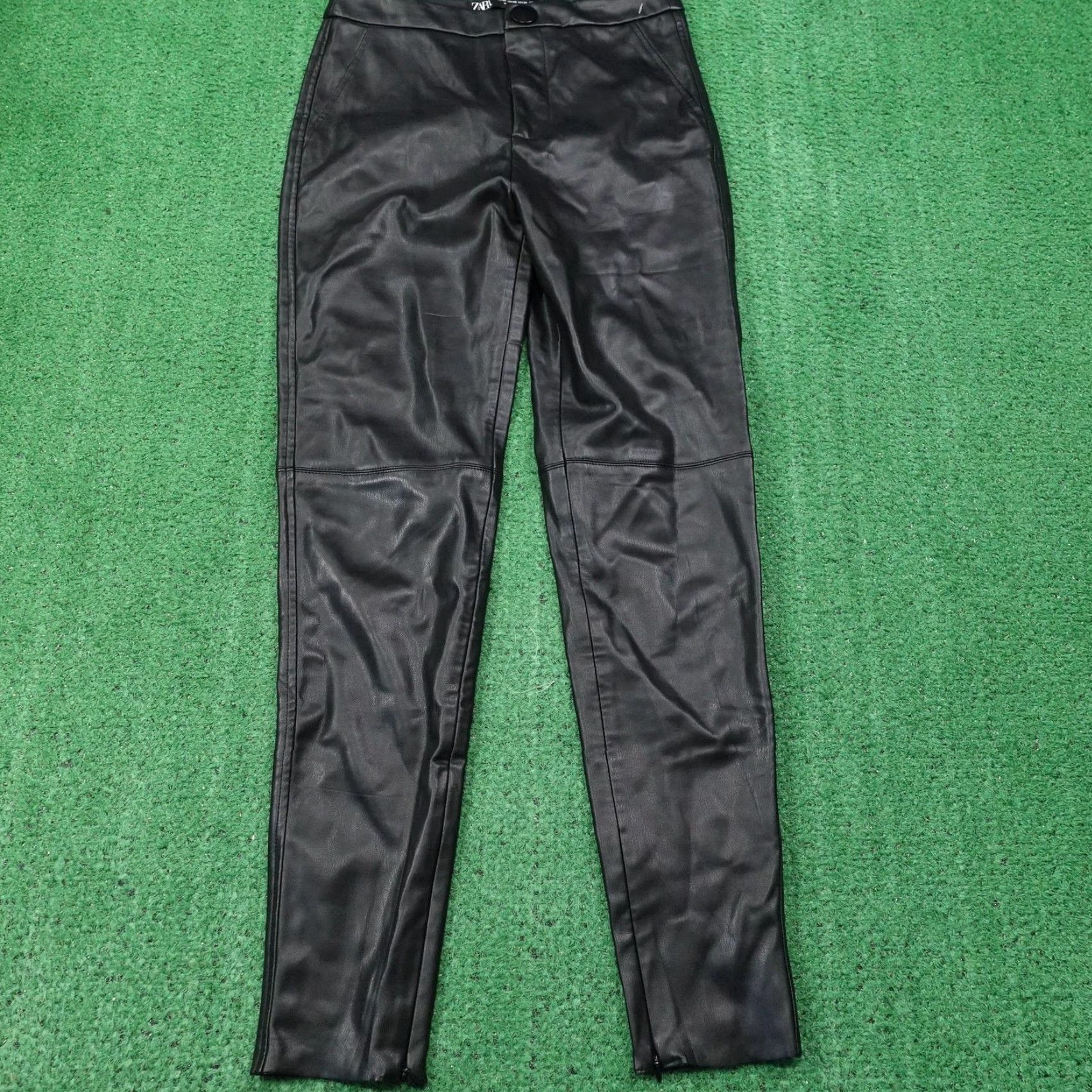 Zara VINTAGE: NO — Zara Pants Womens XS Black Faux Leather Jegging Skinny Ankle Zip Pockets Button Accent Zipper Flat Front Casual Fall 26x26.5 Womens Size 26" / US 2 / IT 38 - 2 Thumbnail