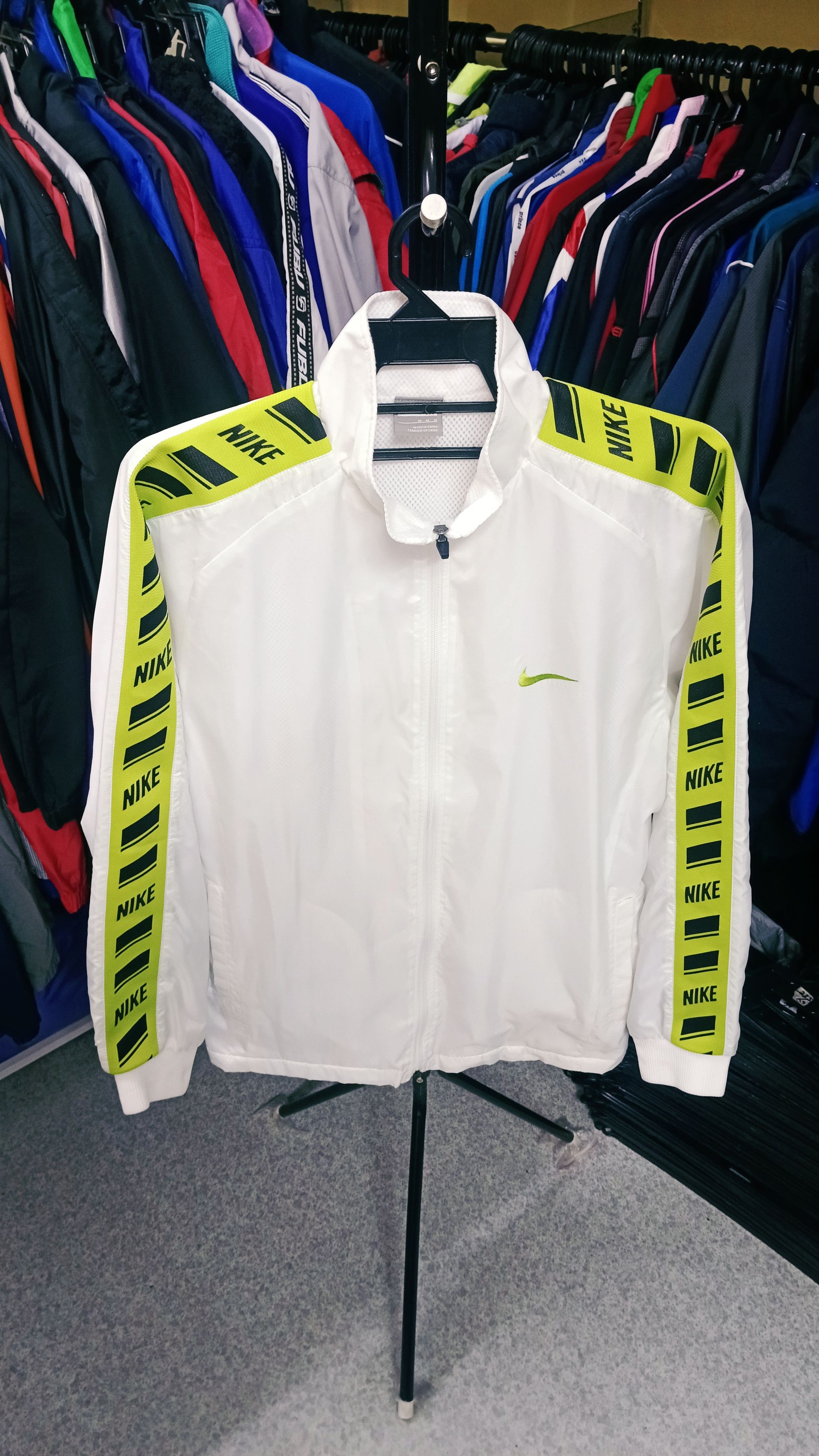 Nike Vintage Nike Side Tape Windbreaker Size US M / EU 48-50 / 2 - 1 Thumbnail