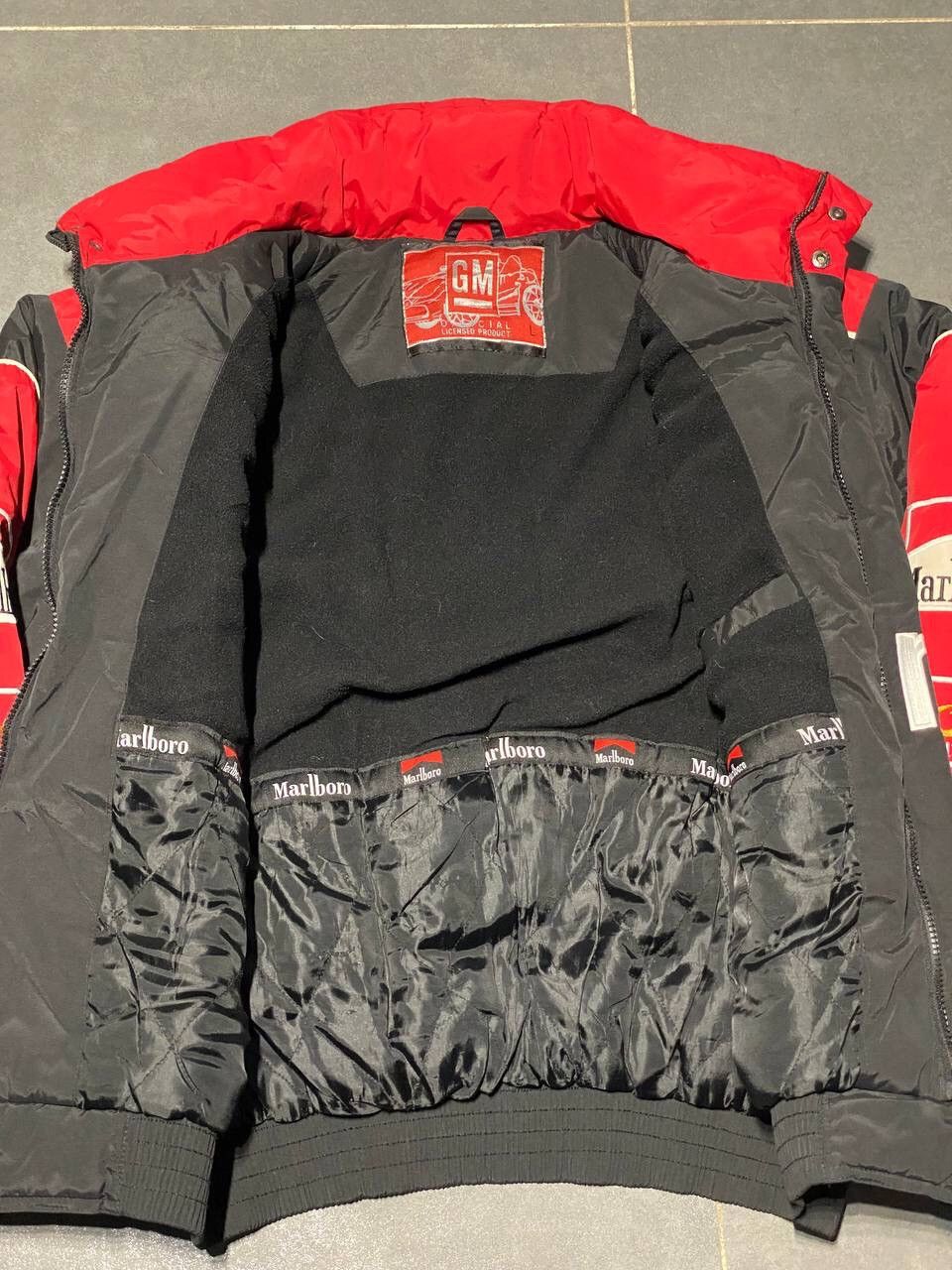 Ferrari Vintage Marlboro Ferrari Racing Bomber Puffer Jacket Size M Size US M / EU 48-50 / 2 - 7 Thumbnail