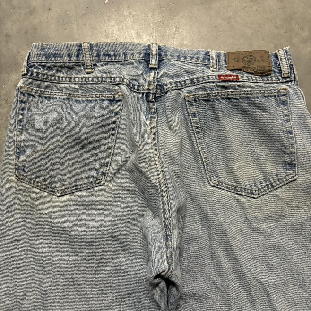 Japanese Brand × Vintage Crazy Vintage 90s Light Wash Distressed Essential Denim Jeans! Size US 35 - 7 Thumbnail