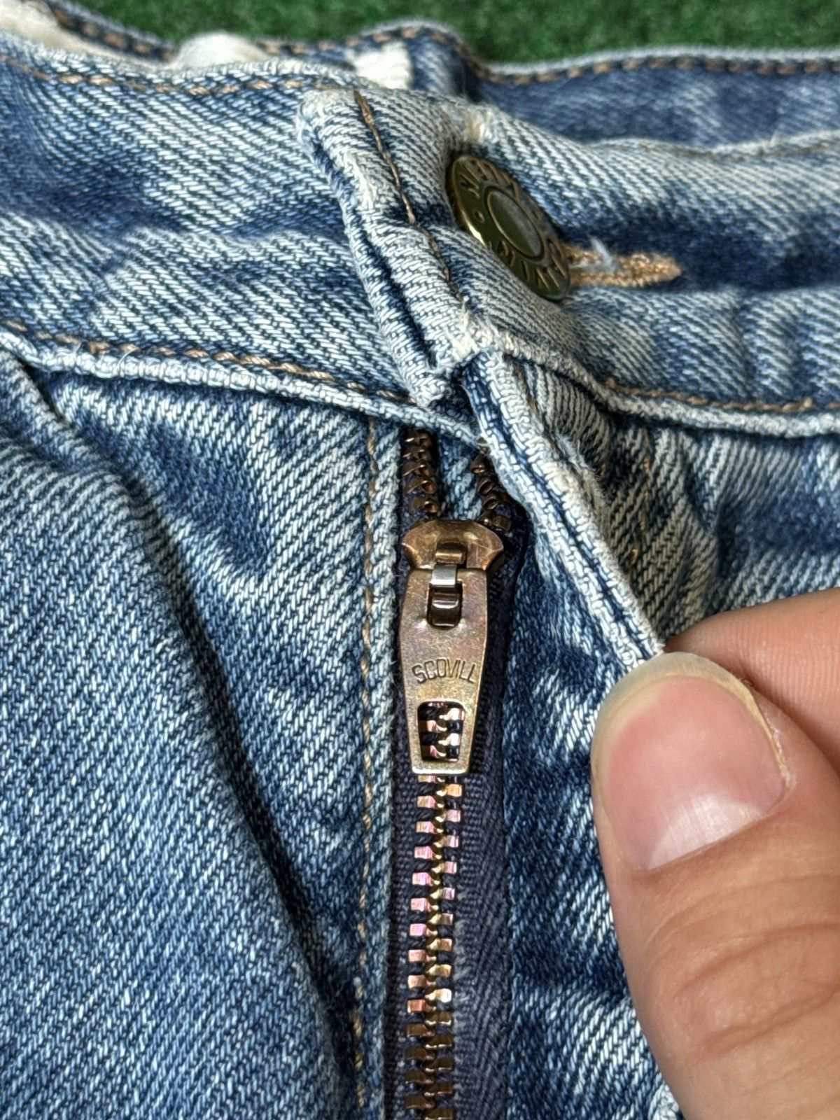 Calvin Klein × Vintage Vintage 80s 90s Calvin Klein Medium Wash Distressed Jeans Size 28" / US 6 / IT 42 - 15 Thumbnail