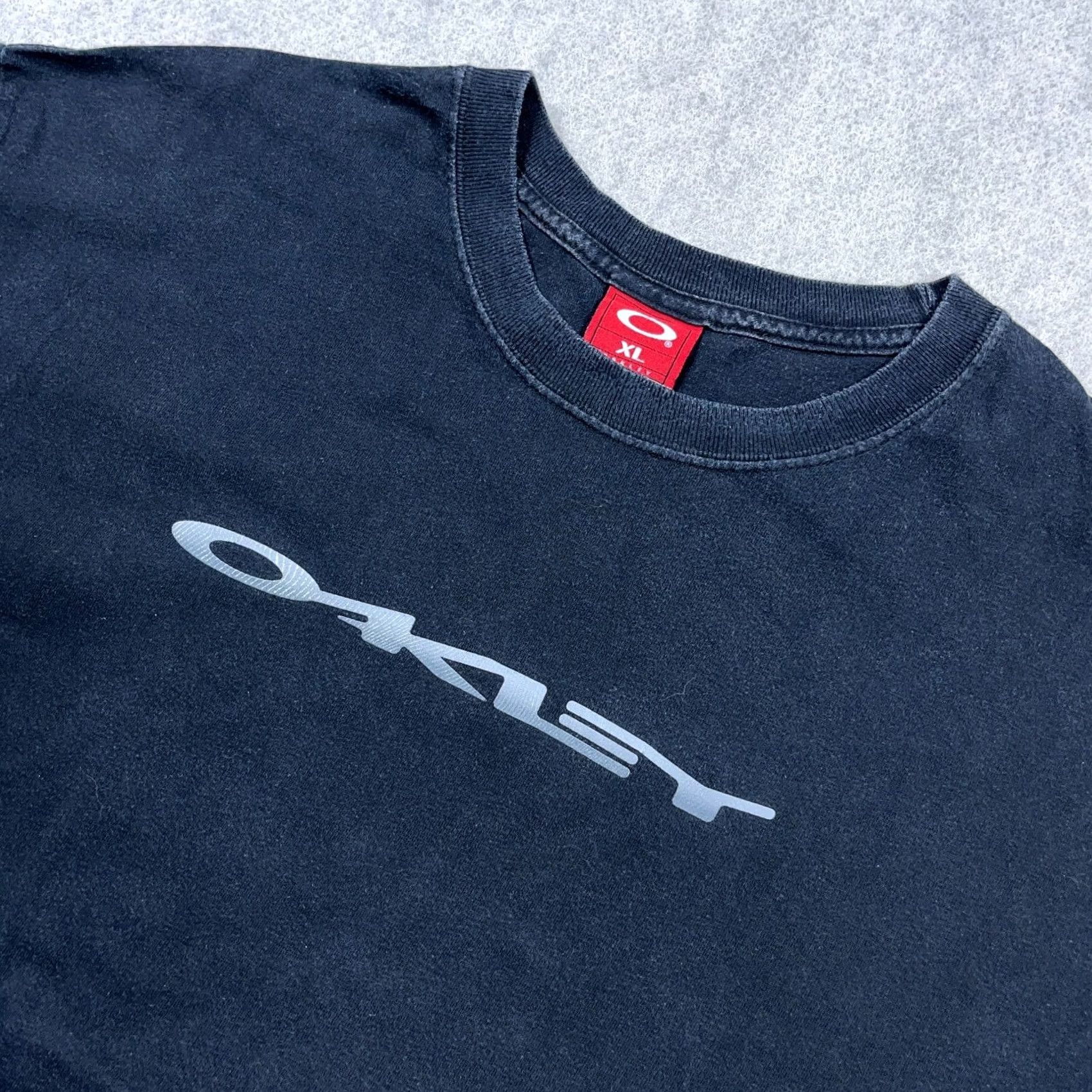 Oakley VINTAGE Oakley Shirt Mens XL Black Men Tee Spelloy Skate Surf Y2K 2000s Adult Size US XL / EU 56 / 4 - 2 Thumbnail