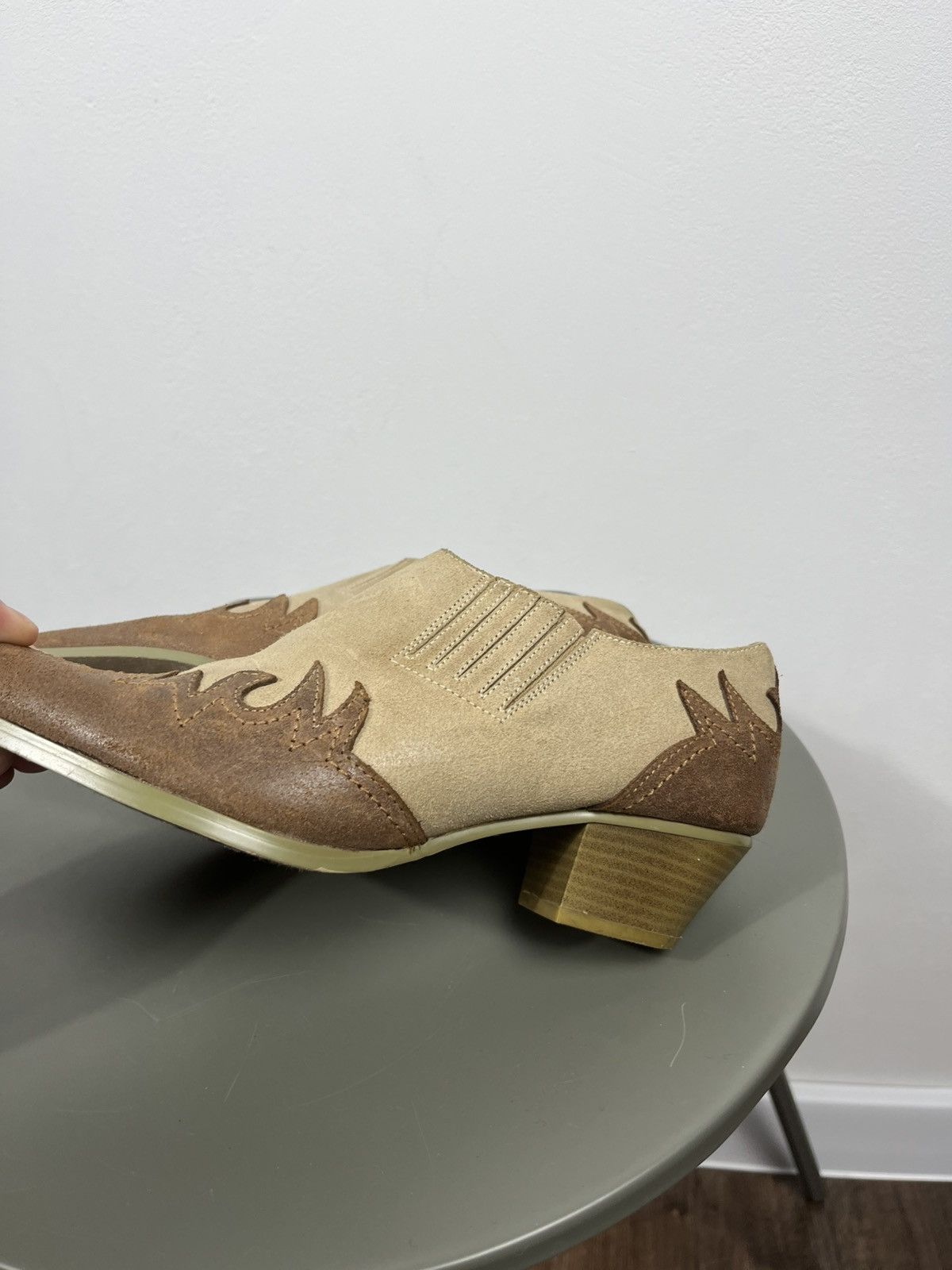 Other Womens Two Tone Suede Western Style Pumps Low Heel EU 40 Size US 9 / IT 39 - 11 Thumbnail