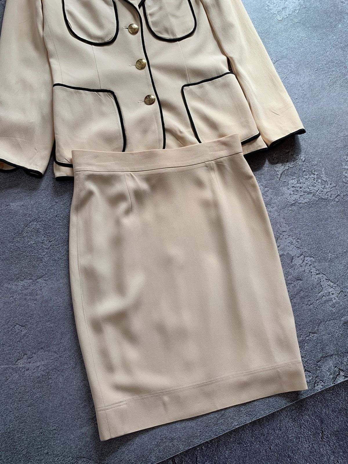 Designer × Moschino × Vintage VTG 1980’s Moschino Cheap & Chic Cream Suit Women’s 42 size Size L / US 10 / IT 46 - 2 Thumbnail