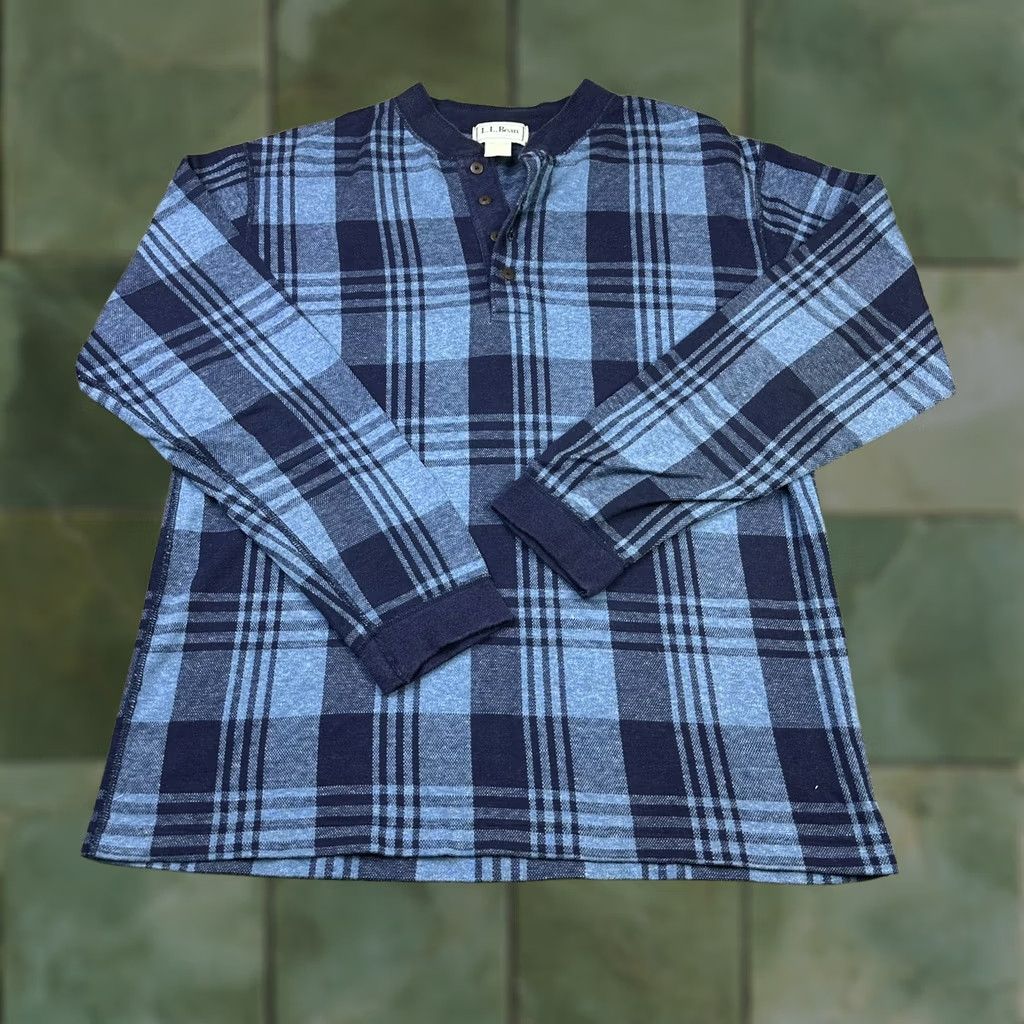 Vintage VINTAGE LL Bean Men’s Medium T Shirt Blue Plaid Long Sleeve Henley Neck Made In USA Shirt Size US M / EU 48-50 / 2 - 1 Thumbnail