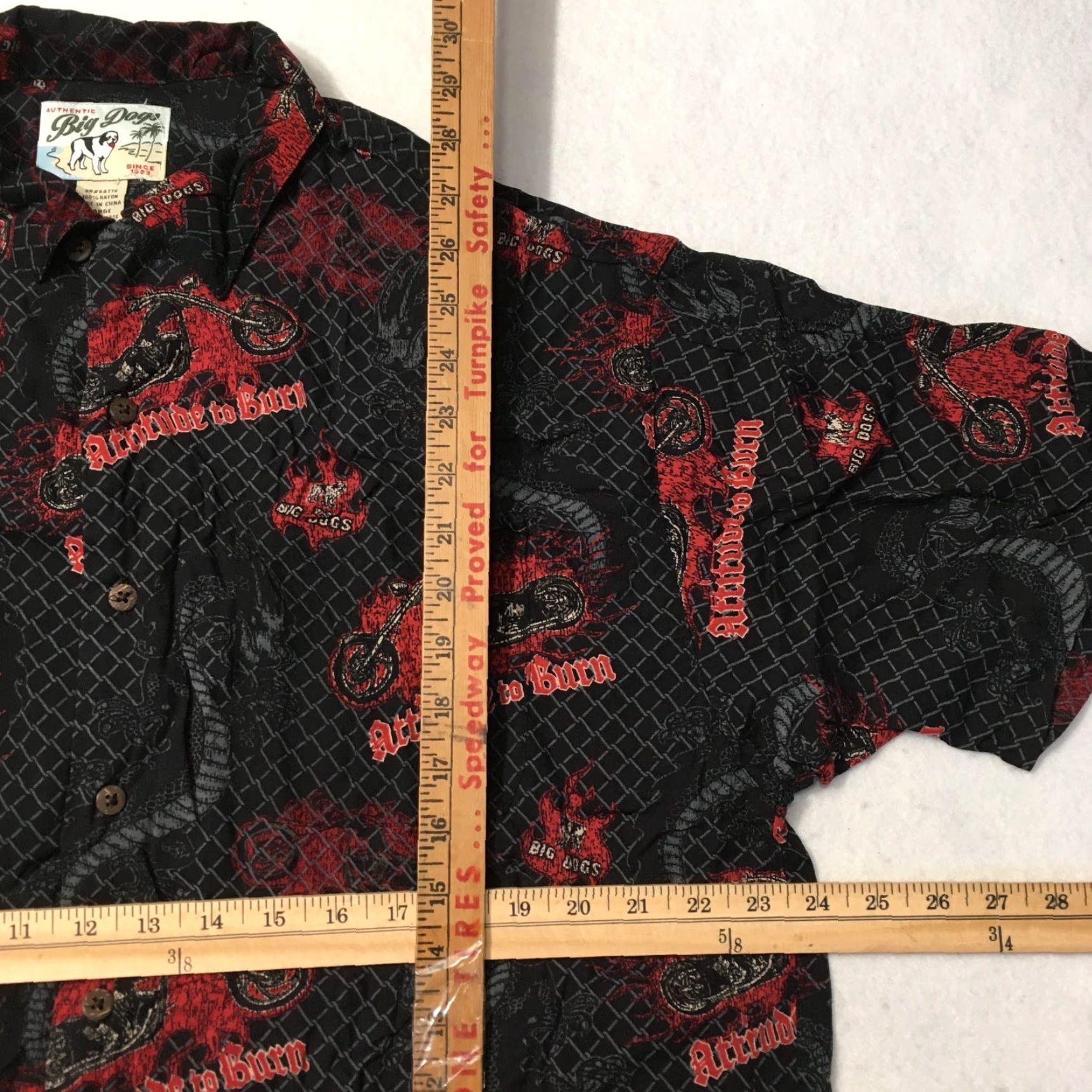 Big Dogs VINTAGE Big Dogs Button-Up Shirt Mens L Black USA Graphic Print Short Sleeve Button-Down 60s 70s 80s Size US L / EU 52-54 / 3 - 2 Thumbnail