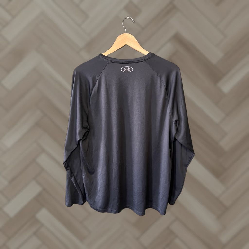 Under Armour Under Armour Womens Black Long Sleeve Pullover T-shirt XL - Regular Fit, Casual Activewear, Pullover, Size XL, Size Type Regular, Women, Black Size XL / US 12-14 / IT 48-50 - 1 Thumbnail