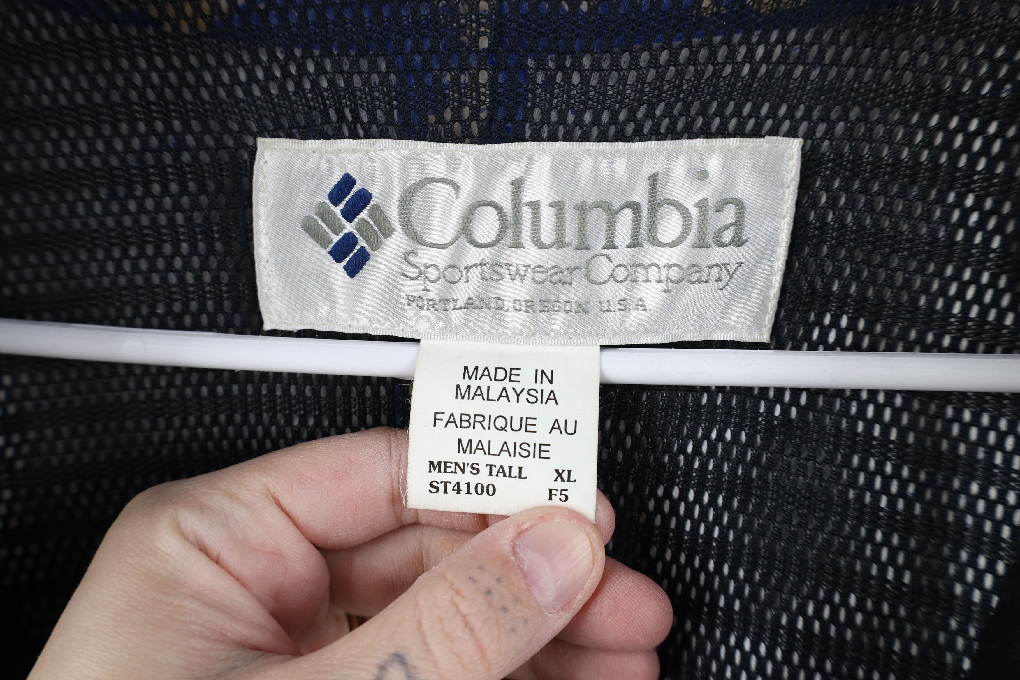 Columbia Vintage 90s Columbia Spell Out Hooded Parka Jacket Black Size US XL / EU 56 / 4 - 9 Thumbnail