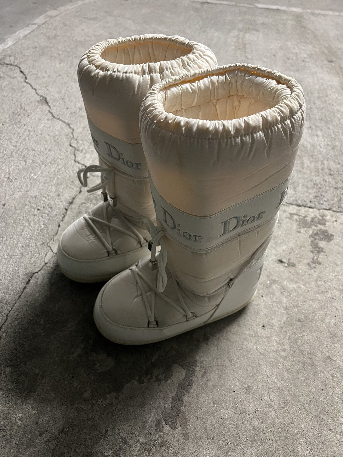 Dior FW/04 Dior Galliano White/Cream Moon Boots☃️ Size US 10 / IT 40 - 3 Thumbnail