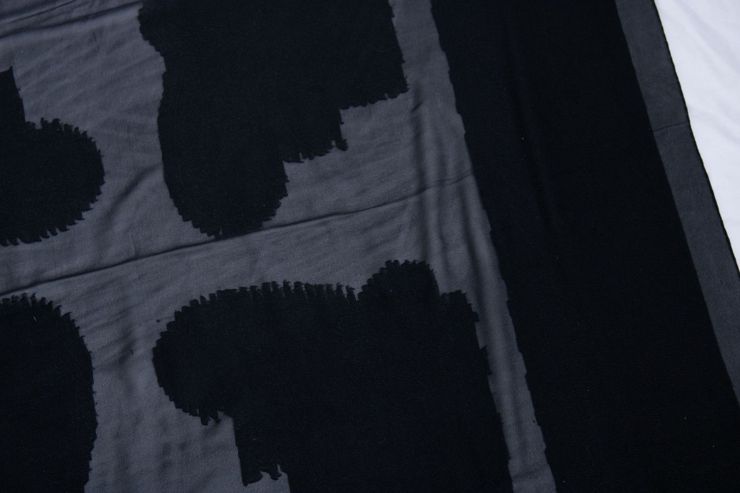 Giorgio Armani Giorgio Armani, black silk scarf with sheer Size ONE SIZE - 4 Thumbnail