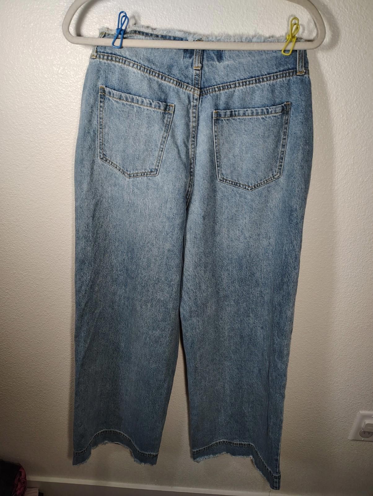 Fashion Nova Fashion Nova Straight Wide Leg Jeans Size 7 Light Blue Wash Size 28" / US 6 / IT 42 - 2 Thumbnail