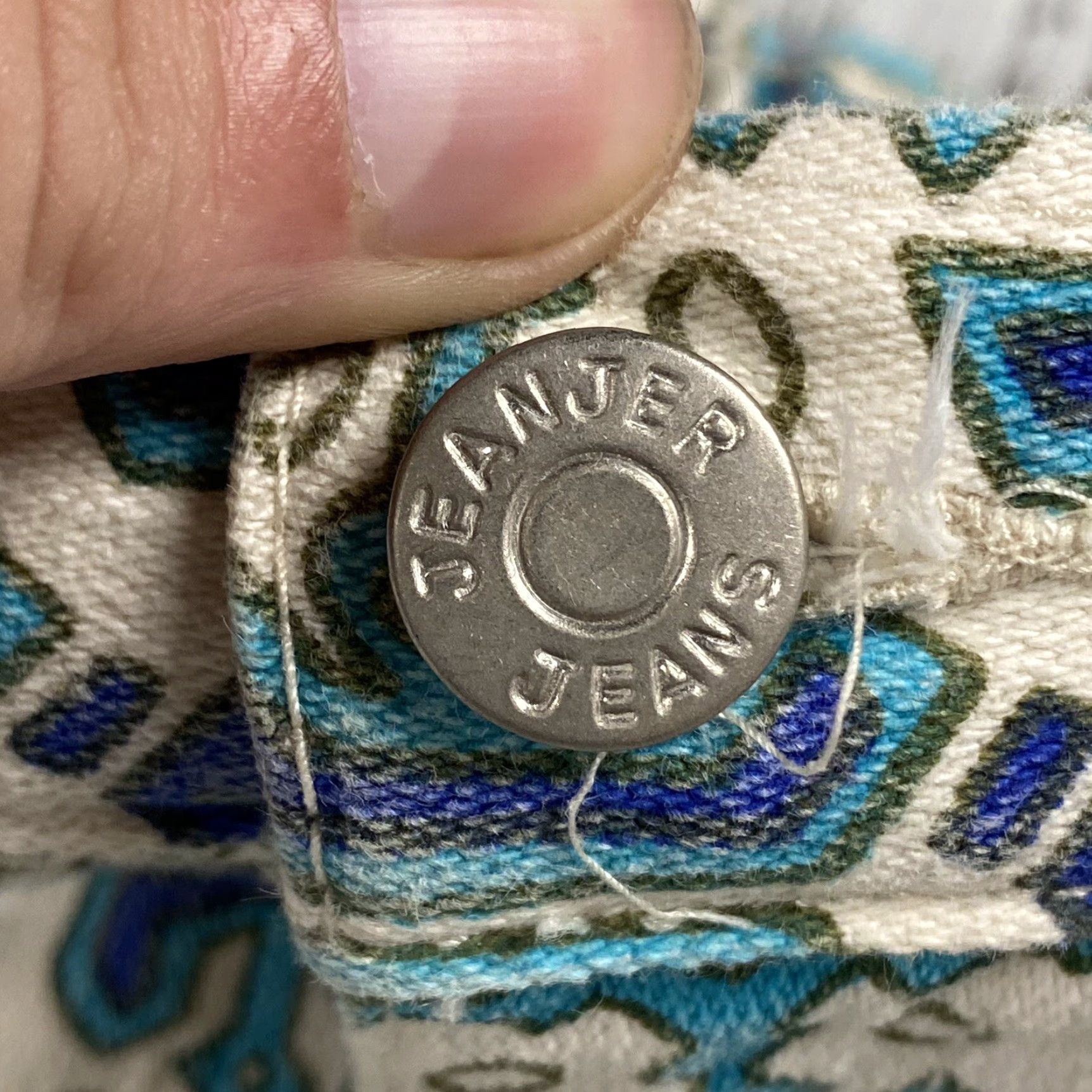 Vintage VTG JeanJer Jeans Women Juniors 25" Waist 28.5" Inseam Blue 80s Tribal Pattern Tapered Jeans Size 5/6 Size 27" / US 4 / IT 40 - 4 Thumbnail