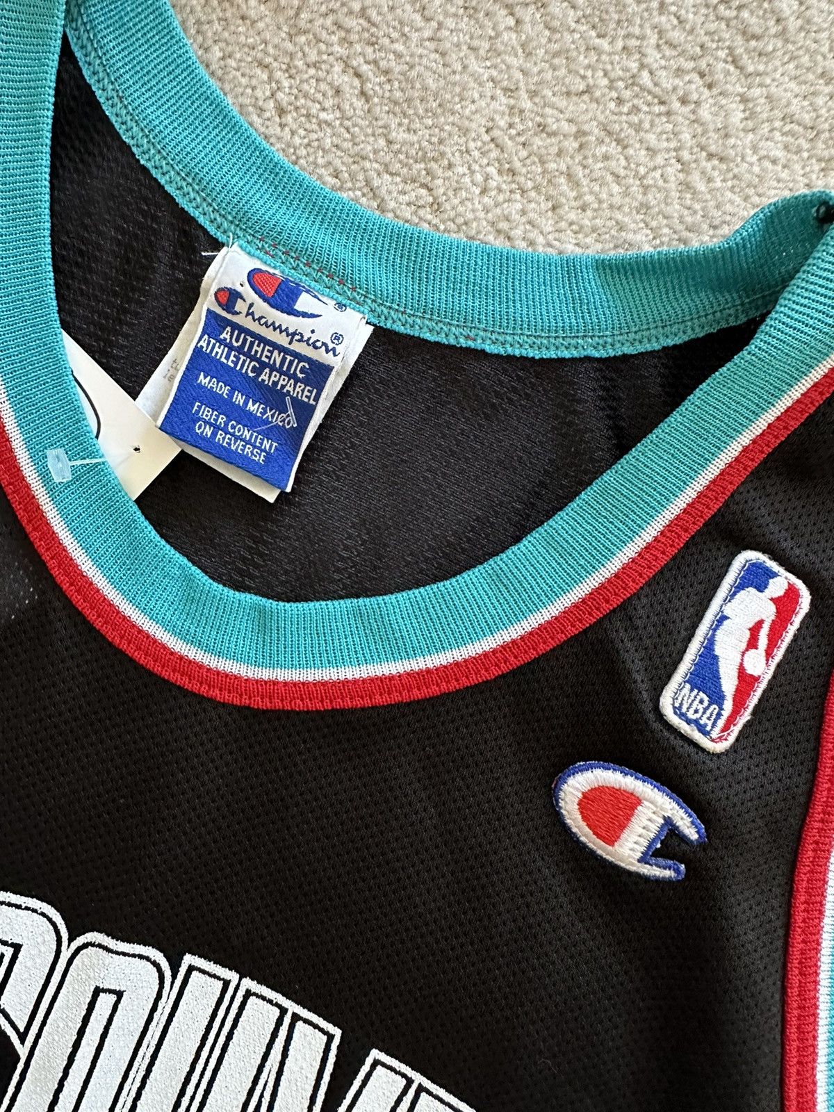 Champion 90s Vancouver Grizzlies Inaugural Season Champion Jersey Size US M / EU 48-50 / 2 - 3 Thumbnail