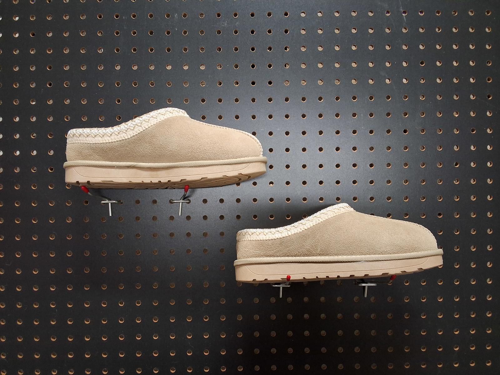 Unknown London Cozy Beige Women's Slippers - Grab 'Em Before They're Gone! Size US 7.5 / IT 37.5 - 3 Thumbnail