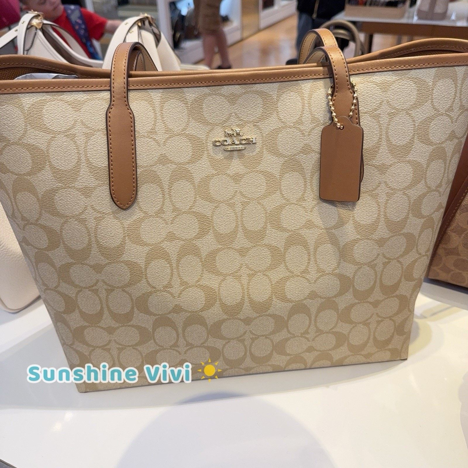 Coach NWT COACH CITY TOTE Light Khaki Saddle Leather 5696 Size ONE SIZE - 6 Thumbnail
