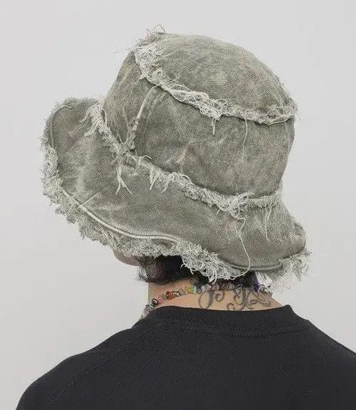 Other Avant garde washed reversible distressed raw bucket hat Size ONE SIZE - 1 Thumbnail