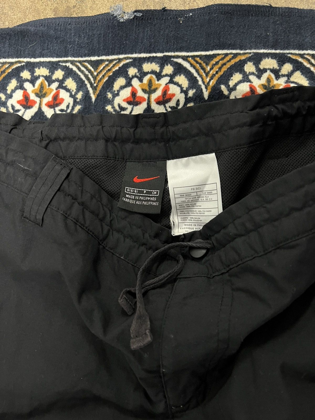 Nike Black Nike track pants cargo size small baggy y2k skater Size US 32 / EU 48 - 5 Thumbnail