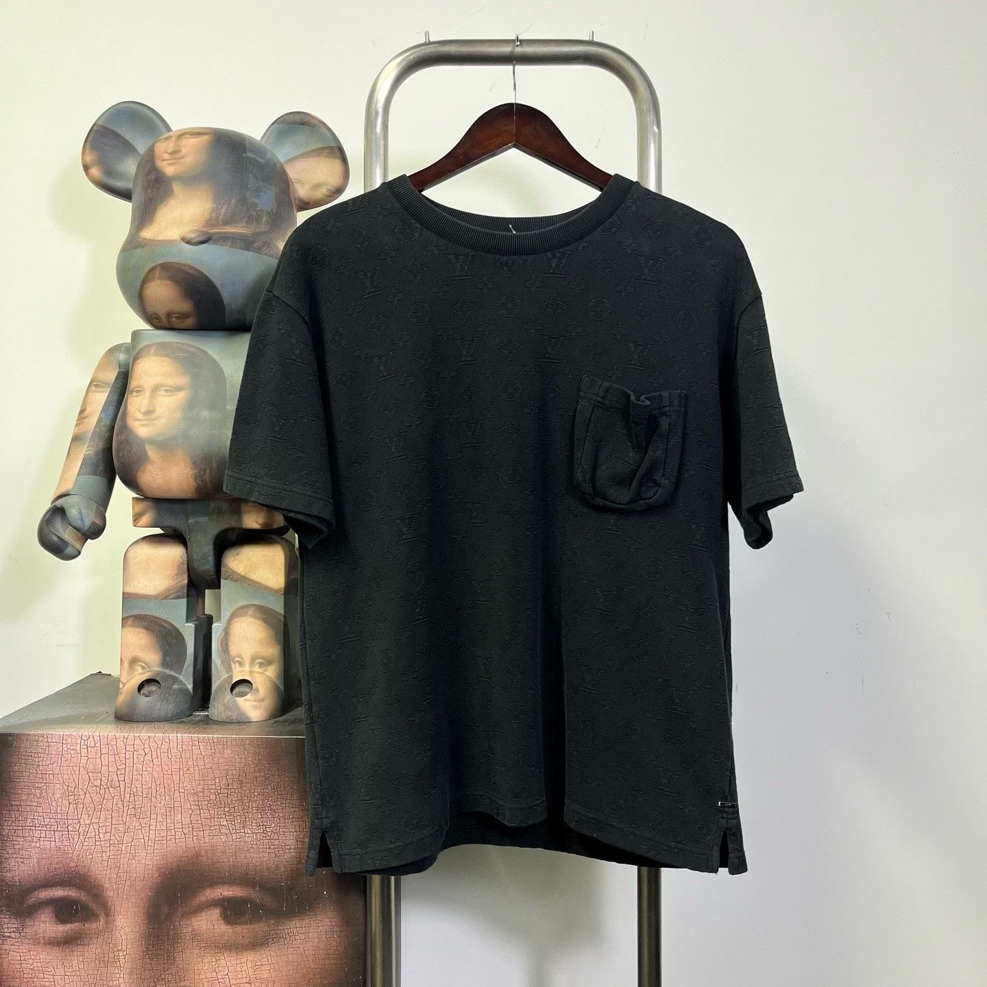 Louis Vuitton Louis Vuitton Black T-Shirt l Men Size US L / EU 52-54 / 3 - 1 Thumbnail