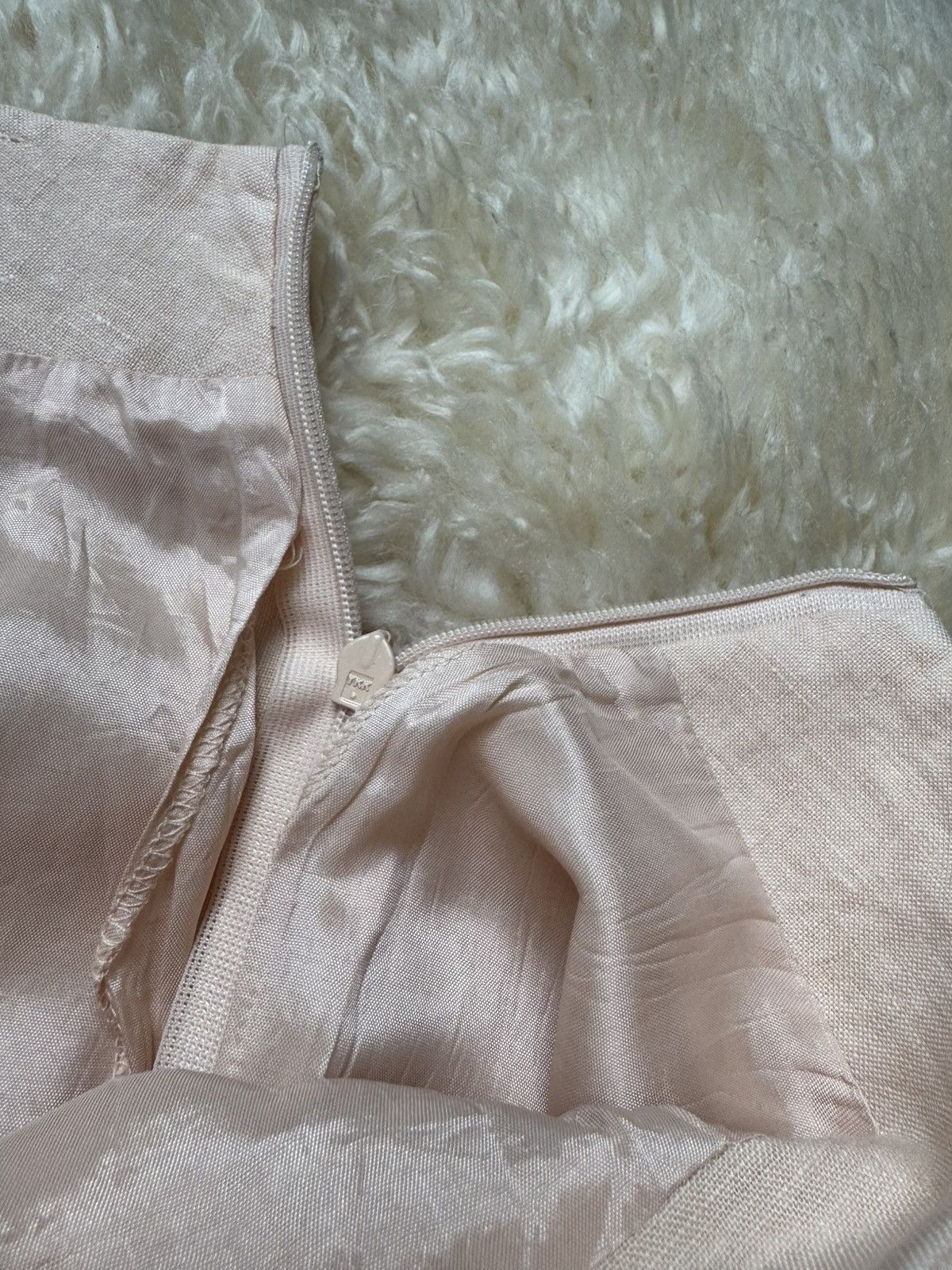 Vogue Vogue linen skirt in very good condition size 38 Size 30" / US 8 / IT 44 - 8 Thumbnail