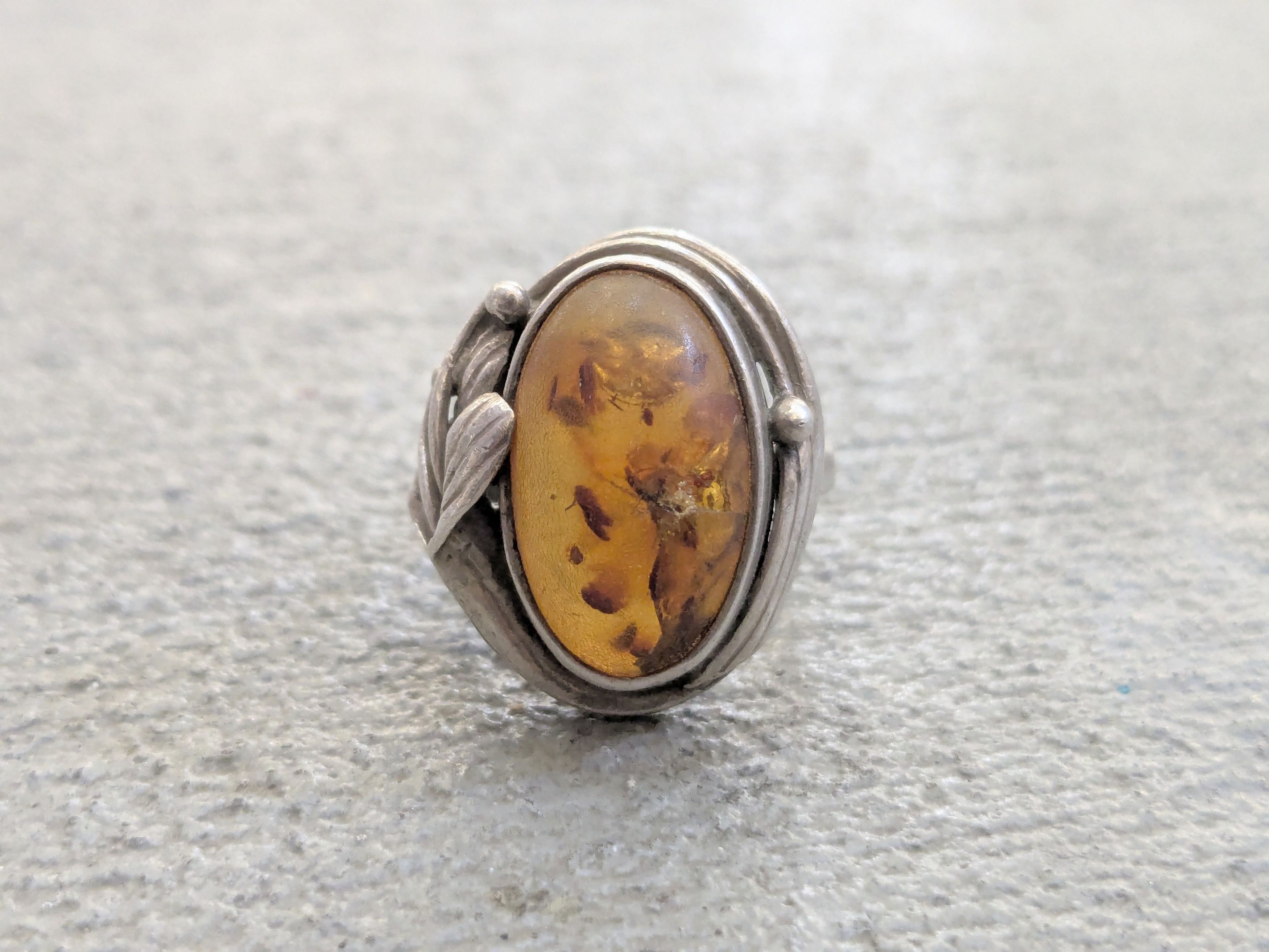 Jewelry Vintage Sterling Silver Ring Amber Oval Baltic Leaf 5 Size ONE SIZE - 3 Thumbnail