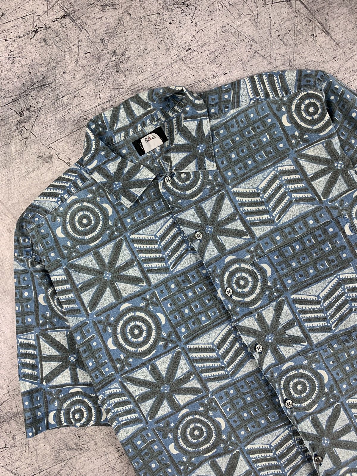 Japanese Brand Iconic Vintage Crazy Art Hawaiian Shirt Men’s Size M Blue Size US M / EU 48-50 / 2 - 2 Thumbnail