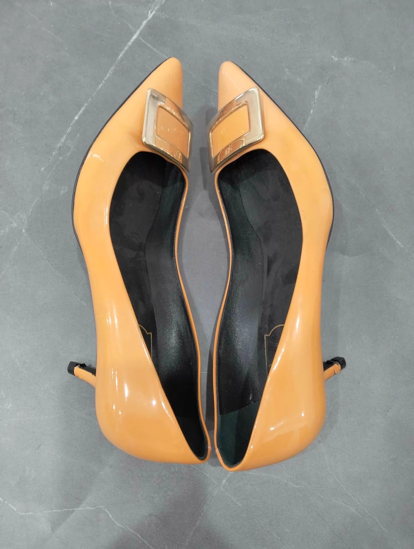 Roger Vivier Roger Vivier Patent Leather Pointed Toe Pumps 36 Size US 5.5 / IT 35.5 - 3 Thumbnail
