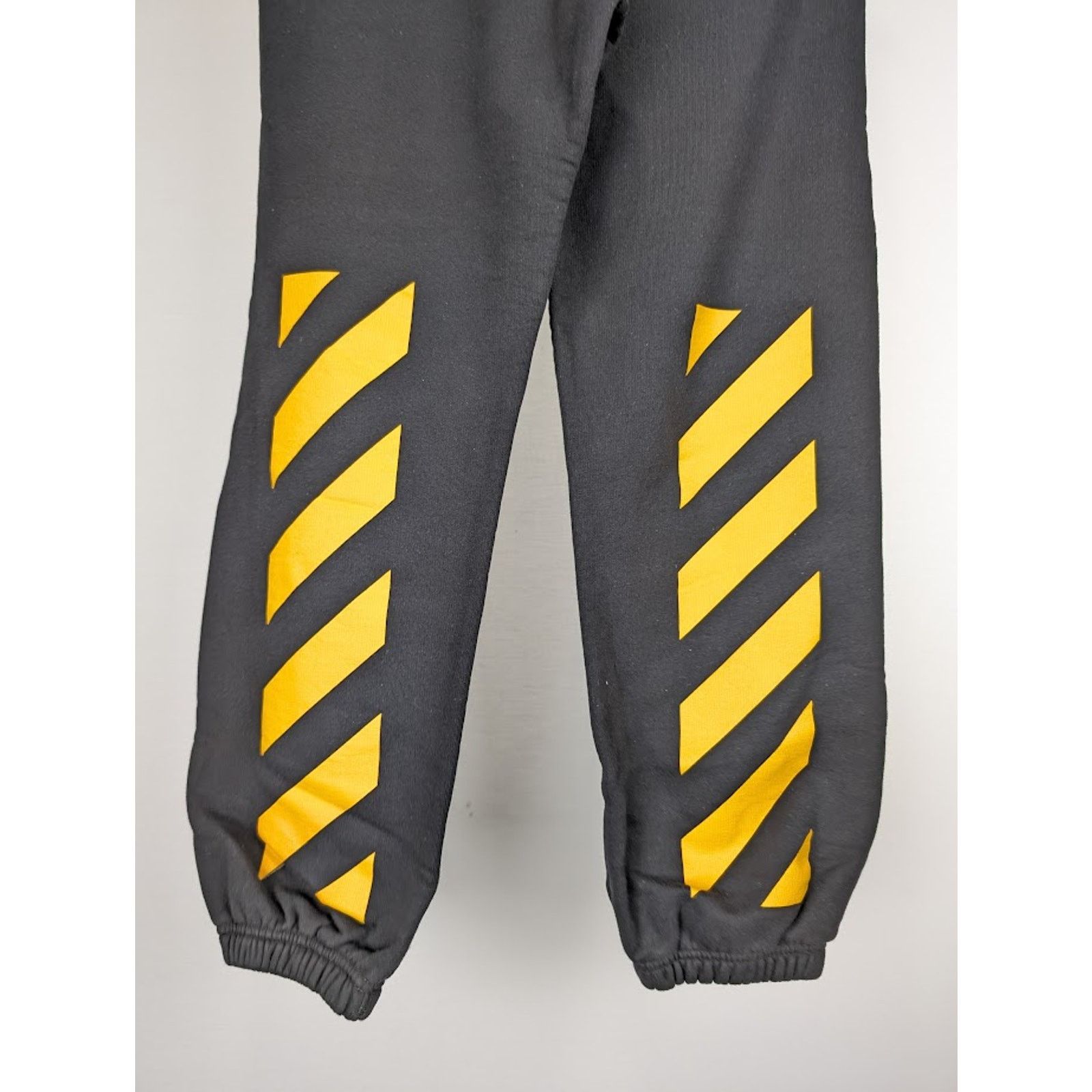 Off-White o1rshd1 Carav Painting Shorten Sweatpant & Jogger Size US 34 / EU 50 - 13 Thumbnail