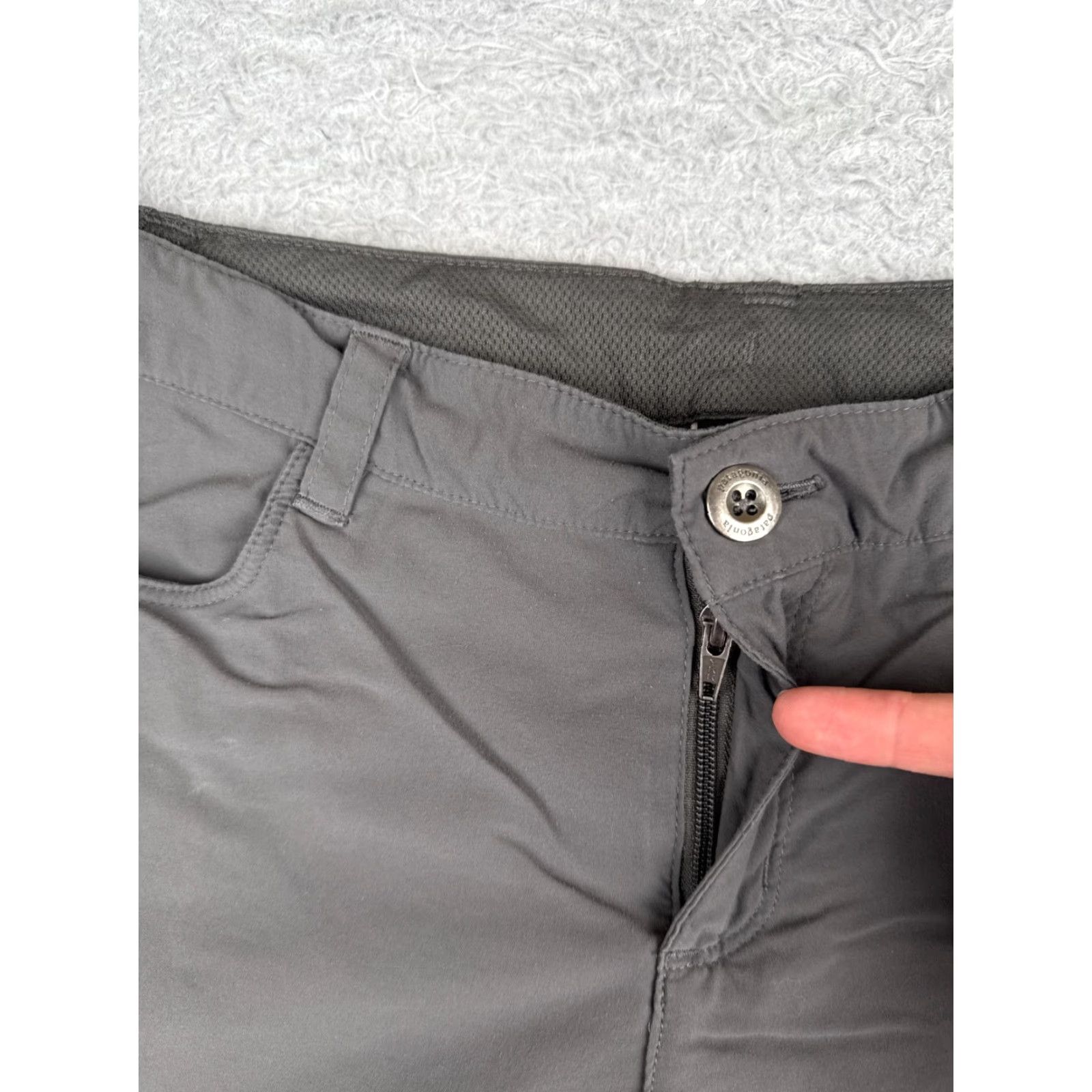 Patagonia Patagonia Shorts Womens 32 Gray Chino Nylon Blend Zip Pocket Hiking Camp 32x5 Size 24" / US 00 / IT 34 - 6 Thumbnail
