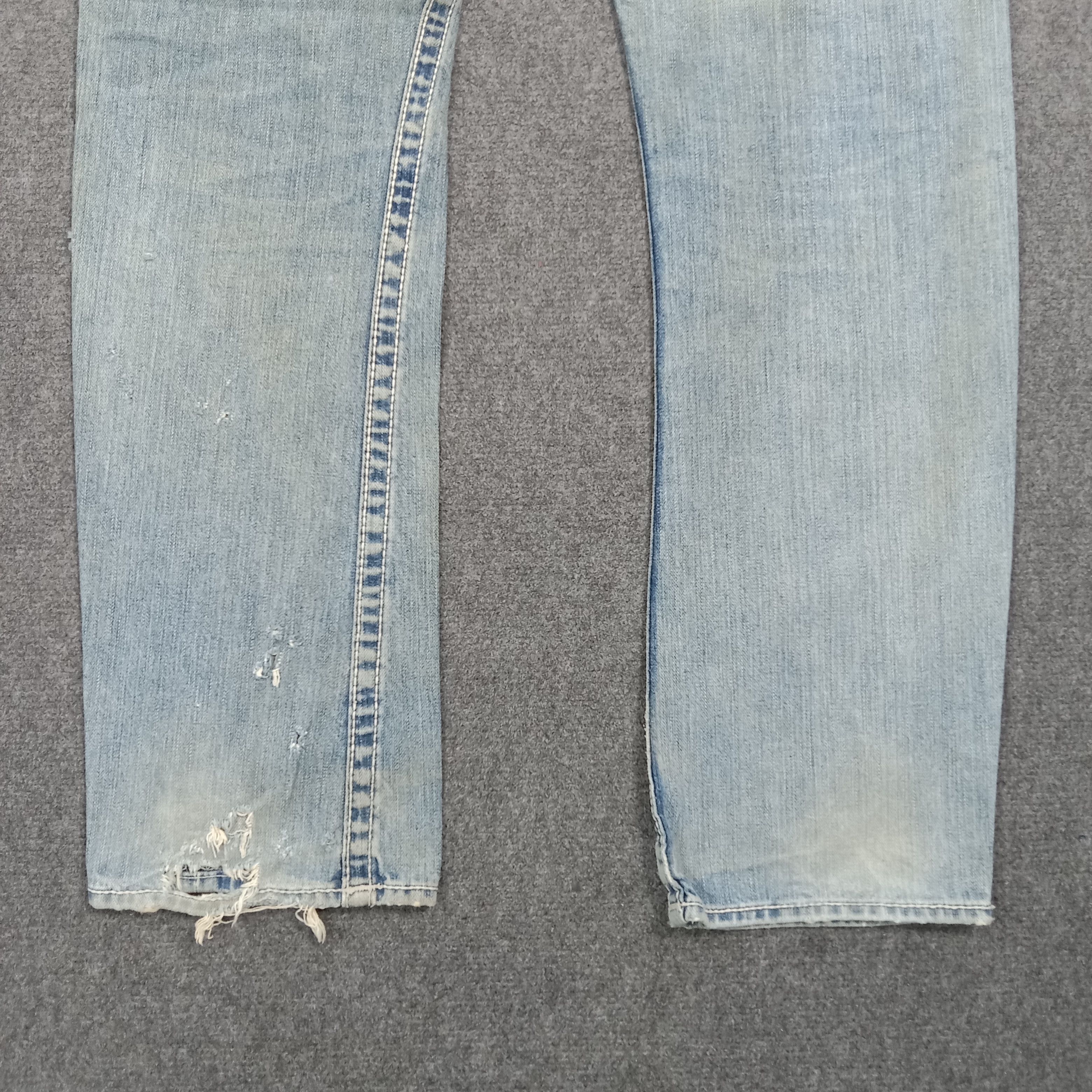 True Religion True Religion Marco Big T Distressed Jeans C272N13 Size US 33 - 10 Thumbnail