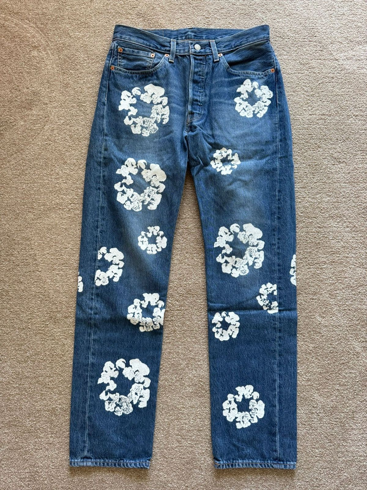 DENIM TEARS × Levi's Denim Tears x Levi's Cotton Wreath Jean in a light wash blue Size US 32 / EU 48 - 1 Thumbnail