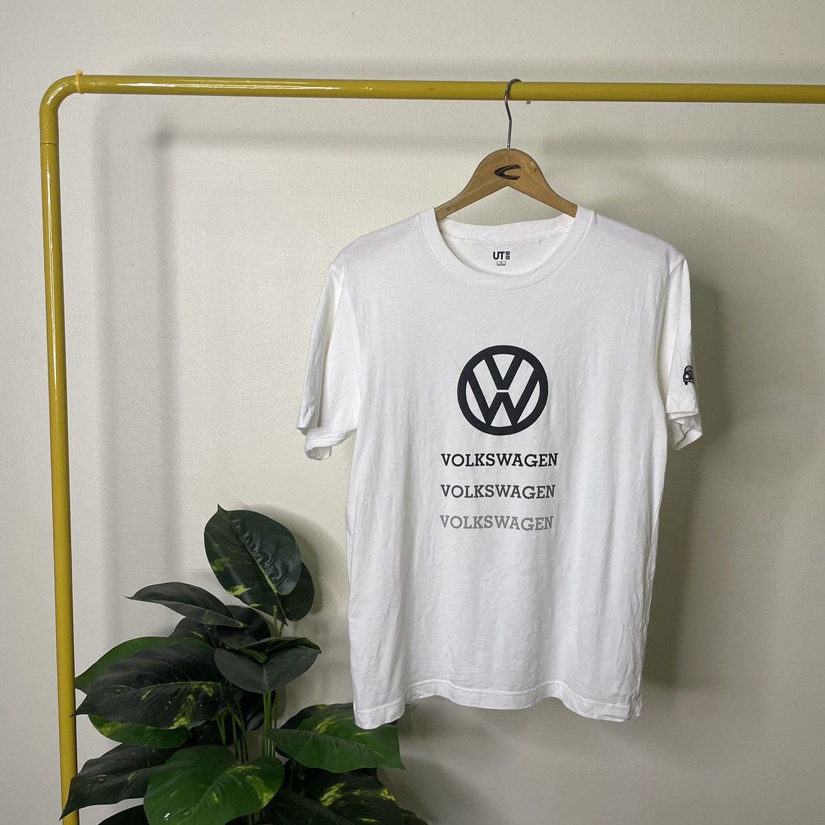 Uniqlo Uniqlo x Volkswagen OG Logo Official License Product T Shirt Size US S / EU 44-46 / 1 - 1 Thumbnail