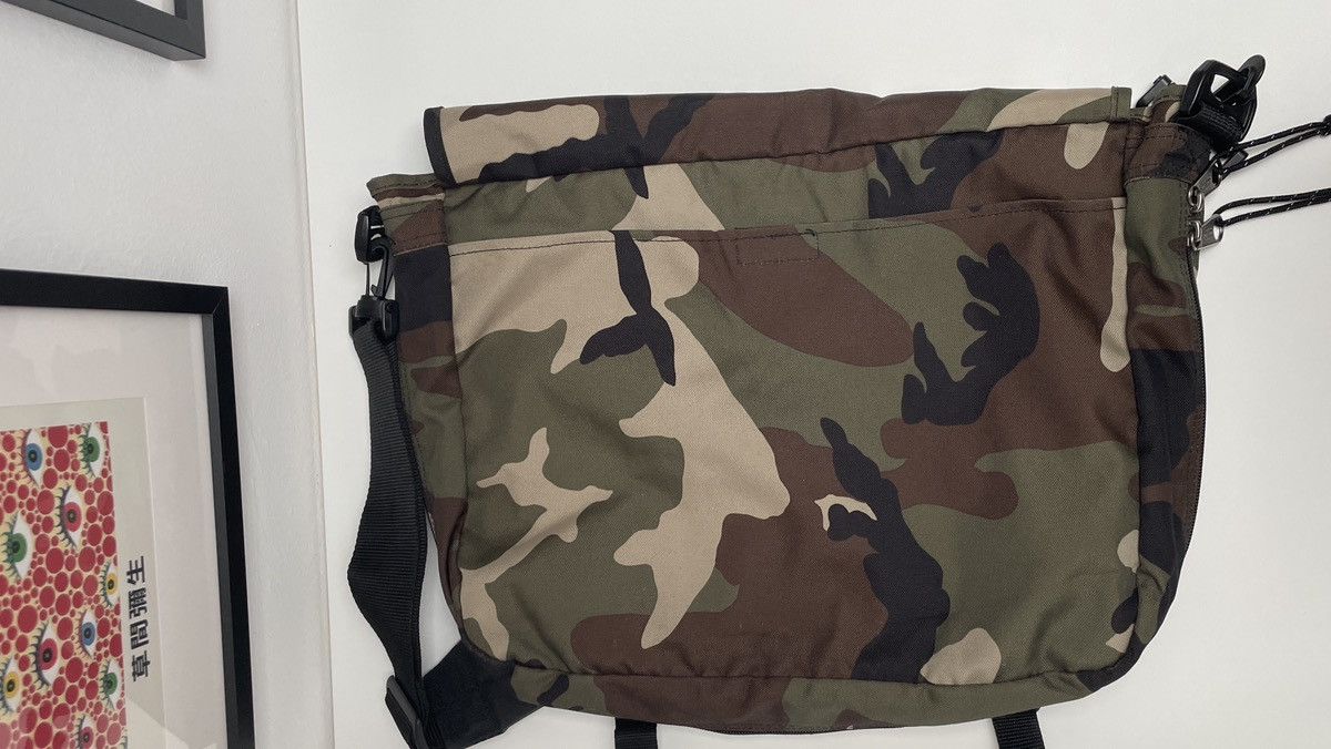 Eastpak Camo Messenger Bag Eastpak Vintage Made USA Size ONE SIZE - 8 Thumbnail