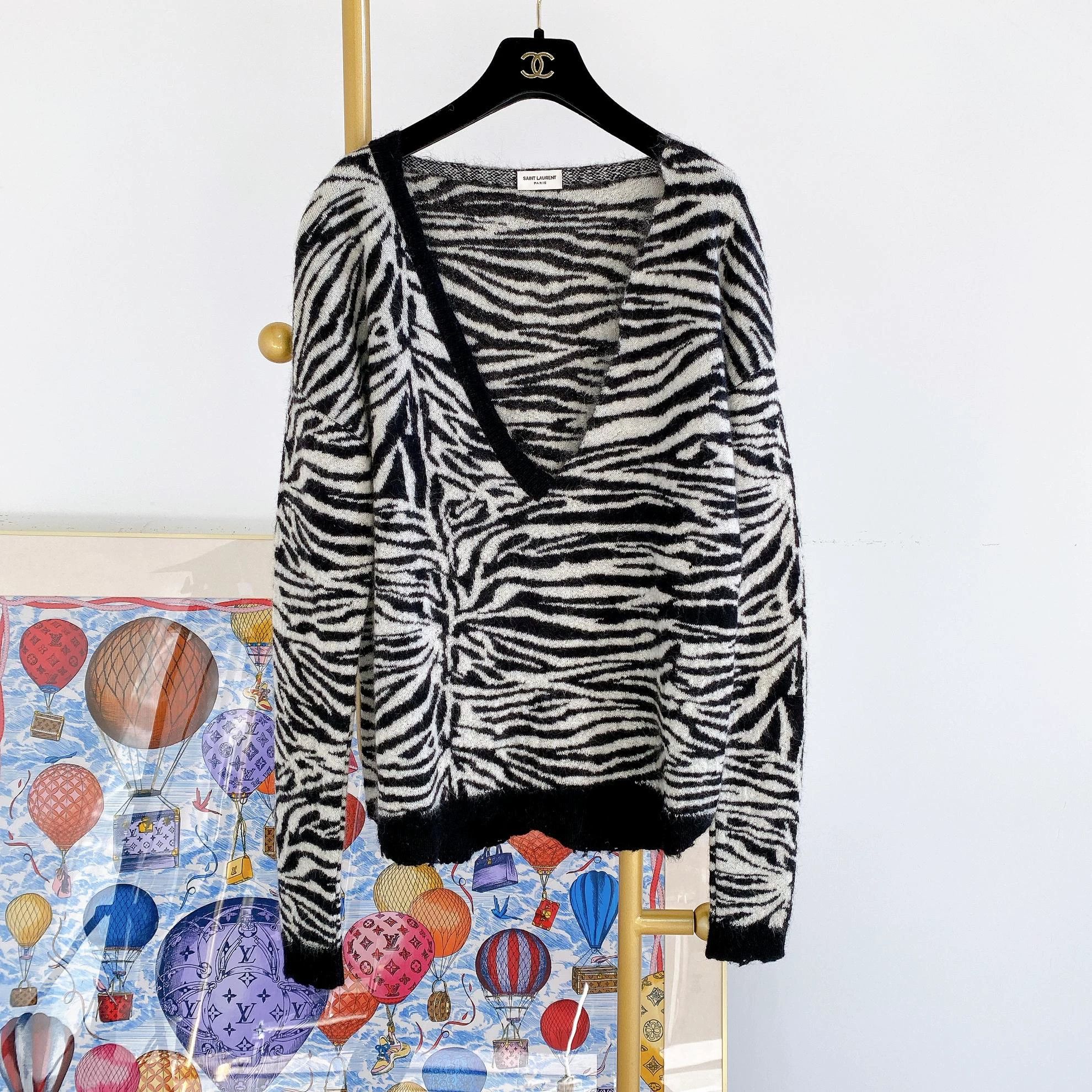 Saint Laurent Paris Saint Laurent color blocked irregular V-neck top XS Size XS / US 0-2 / IT 36-38 - 1 Thumbnail