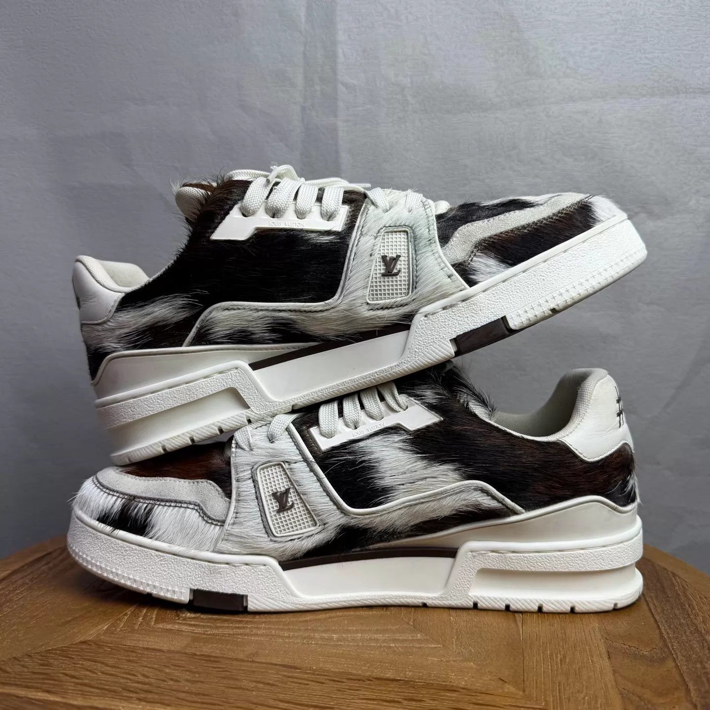 Louis Vuitton LV Trainer White Chocolate Horsehair UK7/41 95 New Size US 8 / EU 41 - 3 Thumbnail