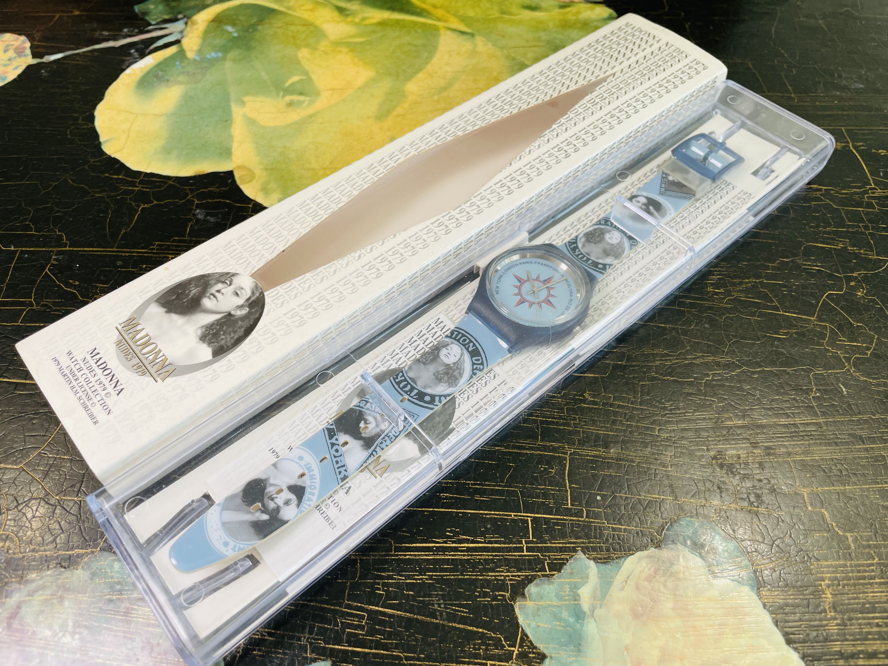 Other Madonna Nudes 1979 Blue Compass Watch Full Set Size 34 - 2 Thumbnail