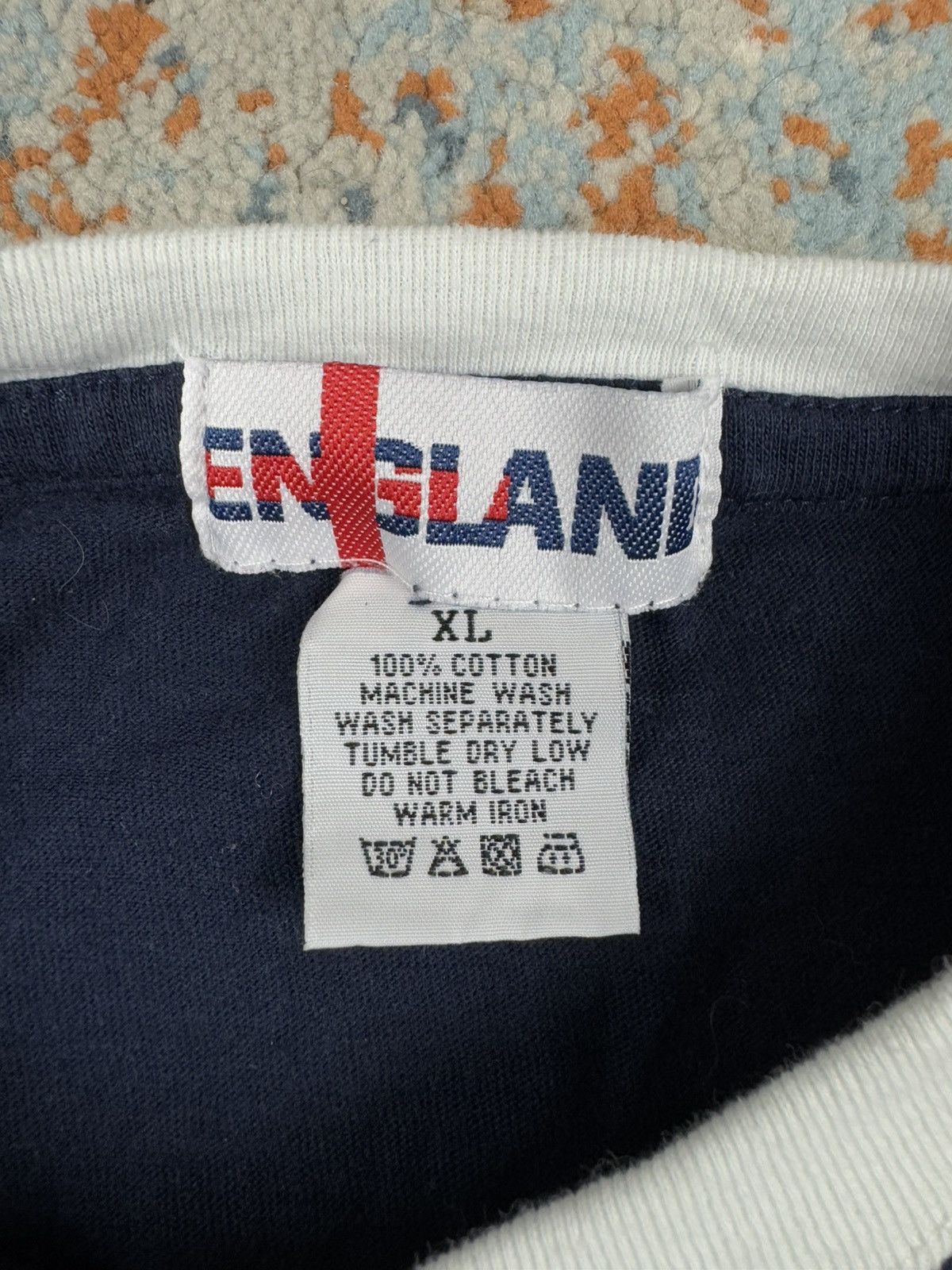 Vintage Vintage 90s England spellout flag ringer tee blokecore style Size US L / EU 52-54 / 3 - 9 Thumbnail