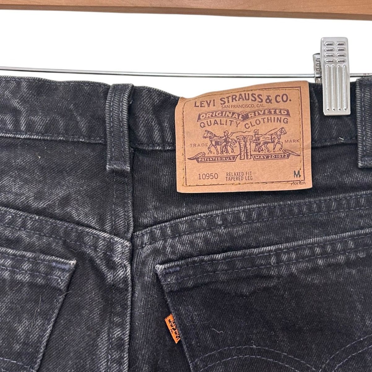 Levi's Vintage Levis 10950 Orange Tab Black Relaxed Tapered Jeans 7 Size 25" / US 0 / IT 36 - 4 Thumbnail