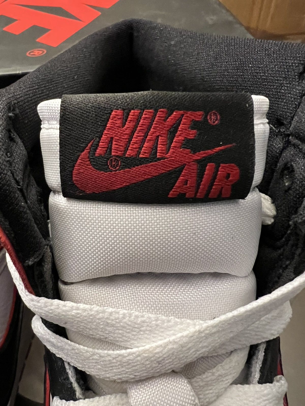 Jordan Brand Jordan 1 Retro High “Bloodline” 2019 Size US 11 / EU 44 - 4 Thumbnail