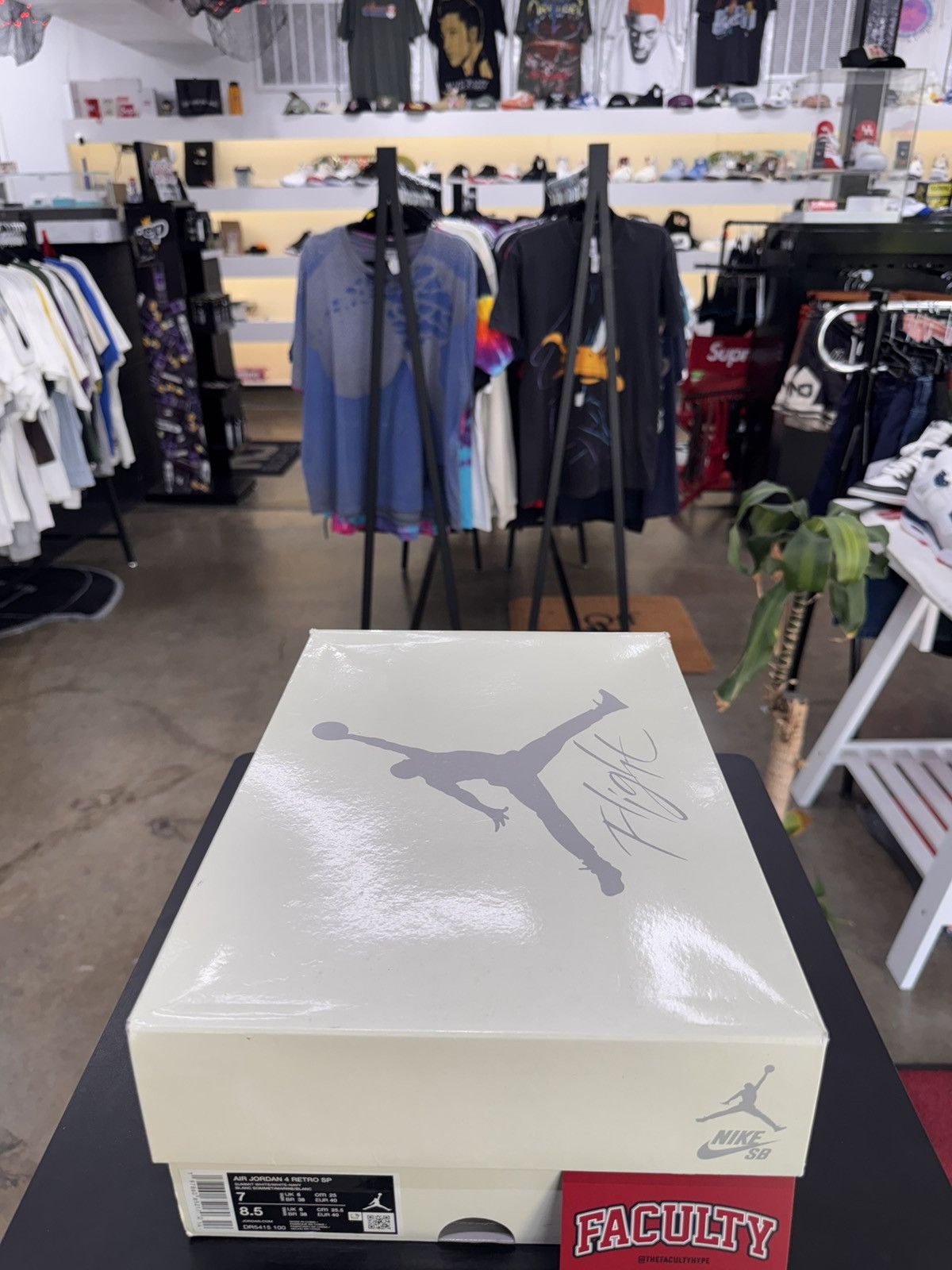 Jordan Brand Air Jordan 4 SB Navy Size 7 (2025) Size US 7 / EU 40 - 13 Thumbnail