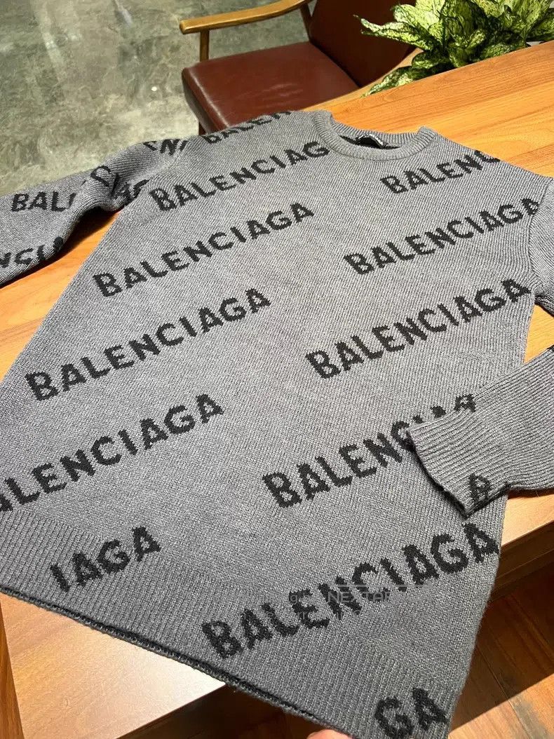 Balenciaga Balenciaga Classic Full-Printed Sweater Size US S / EU 44-46 / 1 - 1 Thumbnail