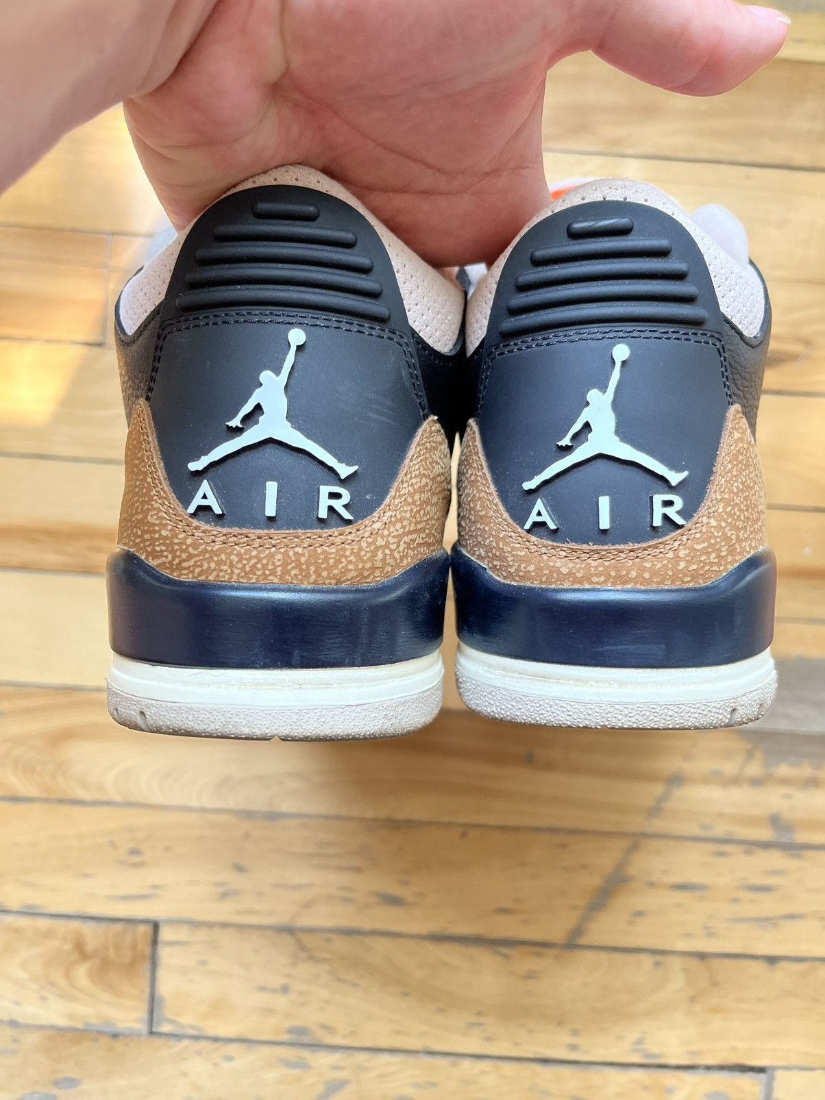 Jordan Brand Jordan 3 “Desert Elephant” SIZE: 10 Size US 10 / EU 43 - 4 Thumbnail