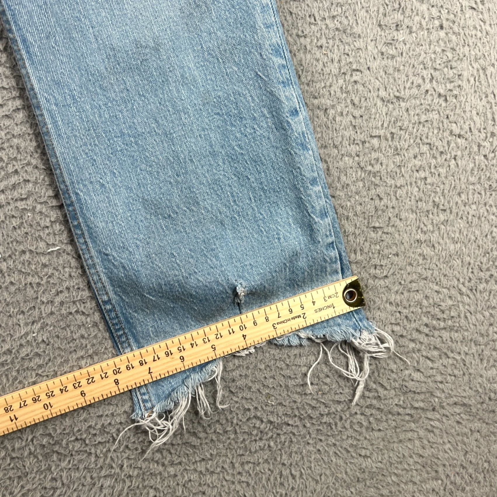 Abercrombie & Fitch Abercrombie & Fitch Ultra High Rise Kick Flare Distressed Raw Hem Jean Size 27/4 Size 27" / US 4 / IT 40 - 6 Thumbnail
