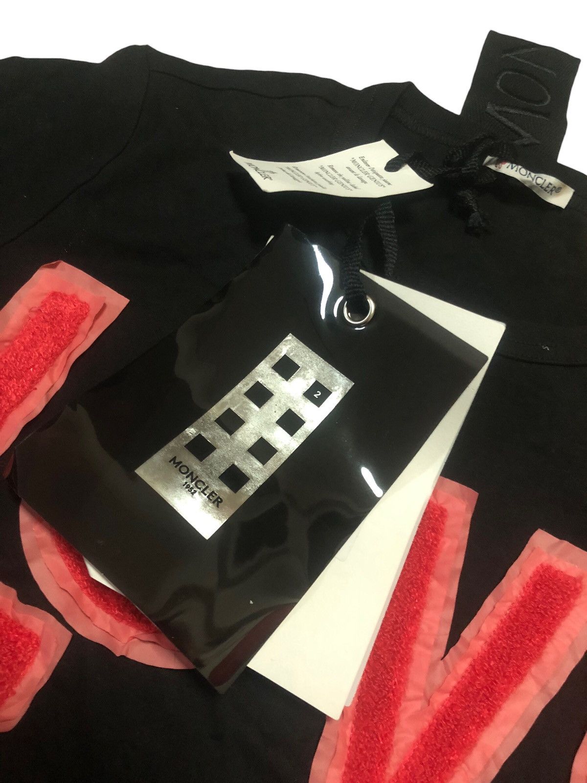 Moncler 🔥BNWT MONCLER Genius 2 1952 Black Love T-Shirt Love Size S / US 4 / IT 40 - 7 Thumbnail