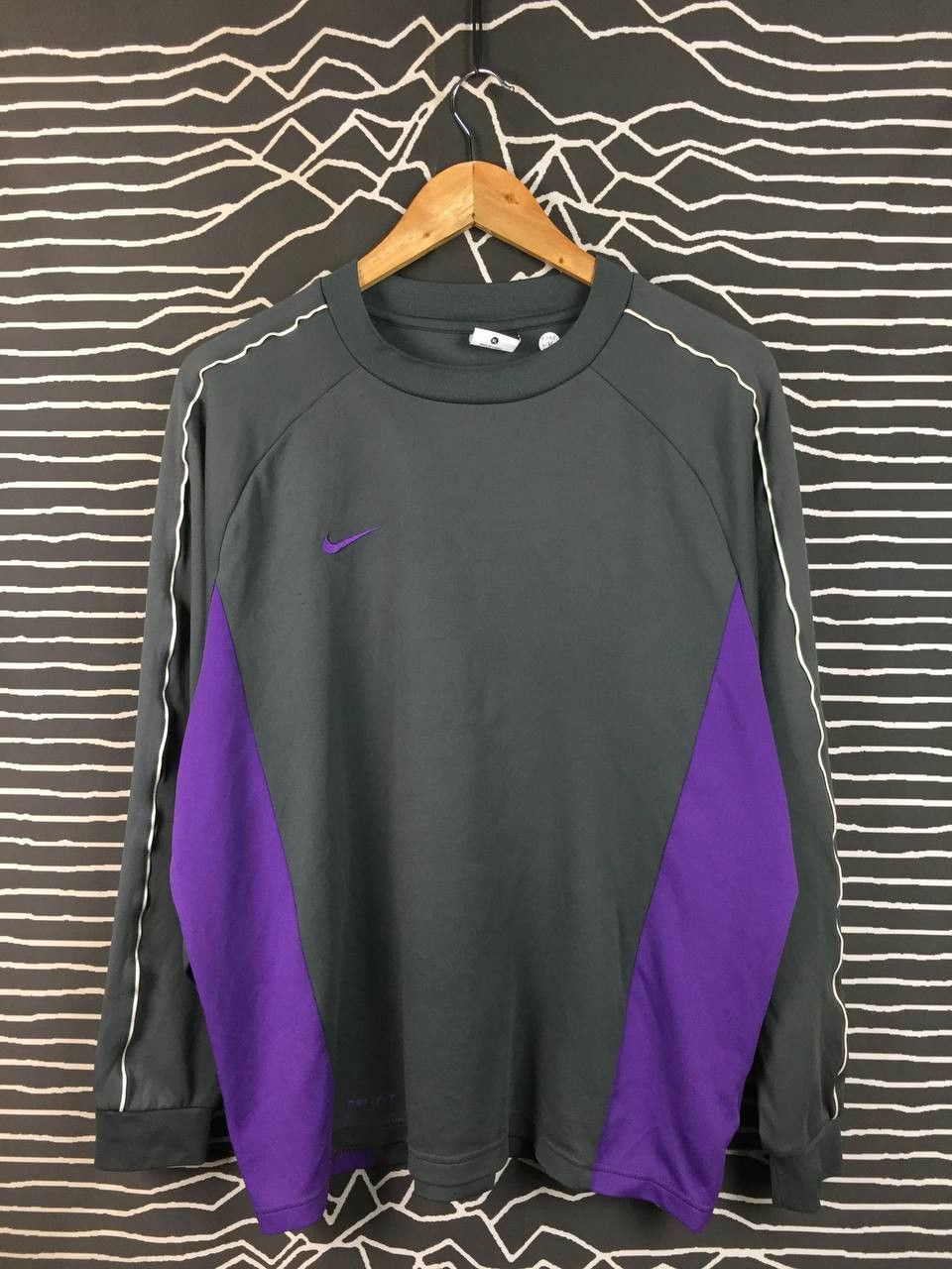 Nike Nike Center Swoosh Dri-FIT Paneled Training Jersey Size US XL / EU 56 / 4 - 1 Thumbnail